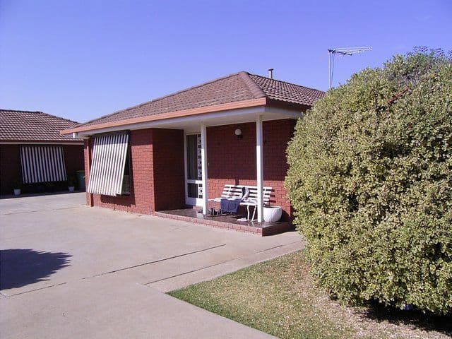 414 Ross Circuit, LAVINGTON NSW 2641, Lavington - Image 1