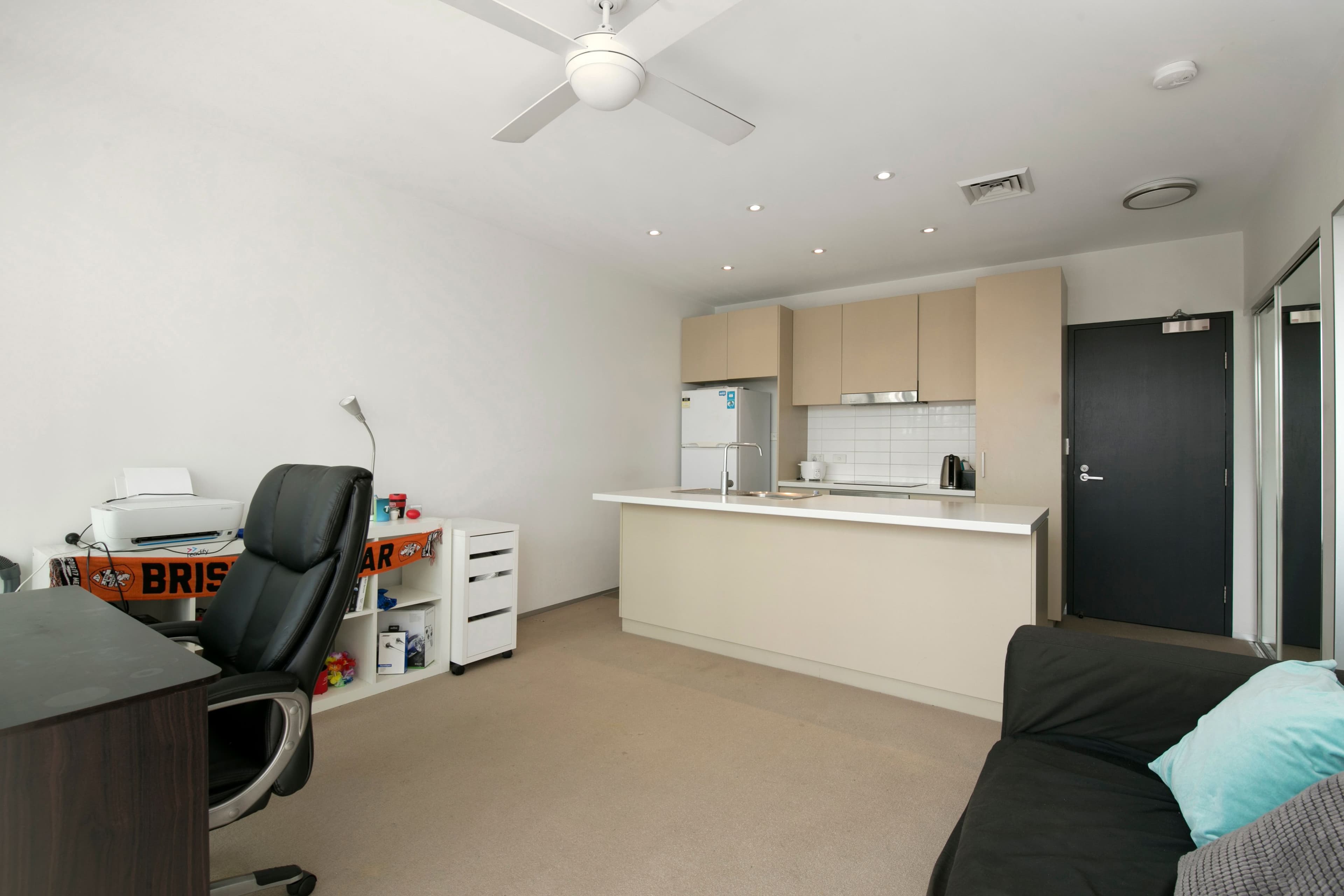 77 Jurgens Street, Woolloongabba QLD 4102, Woolloongabba - Thumbnail 2