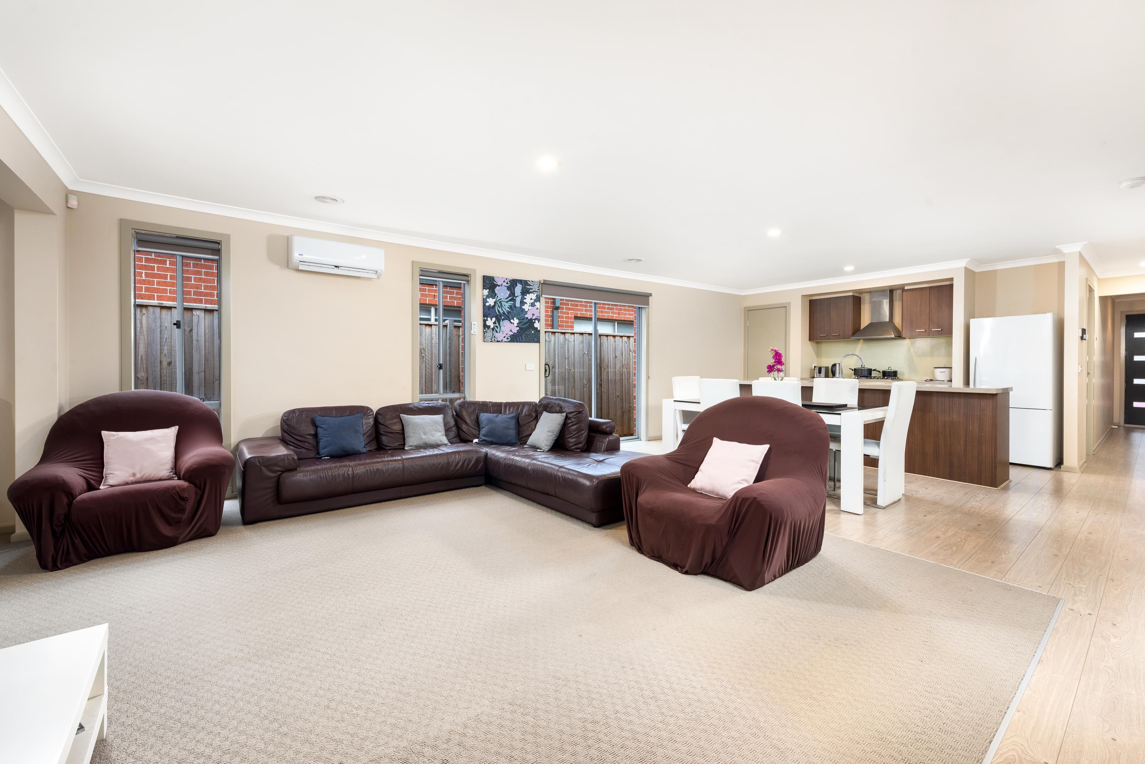 32 Longreach Parade, Point Cook VIC 3030, Point Cook - Thumbnail 2