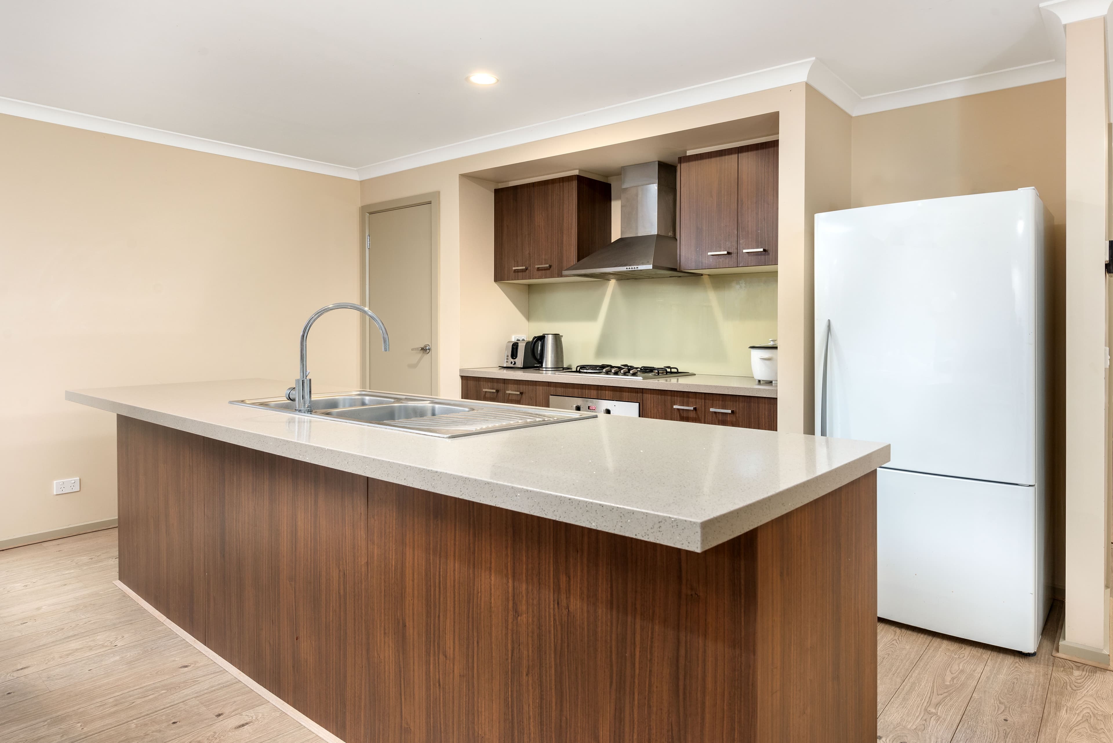 32 Longreach Parade, Point Cook VIC 3030, Point Cook - Thumbnail 4