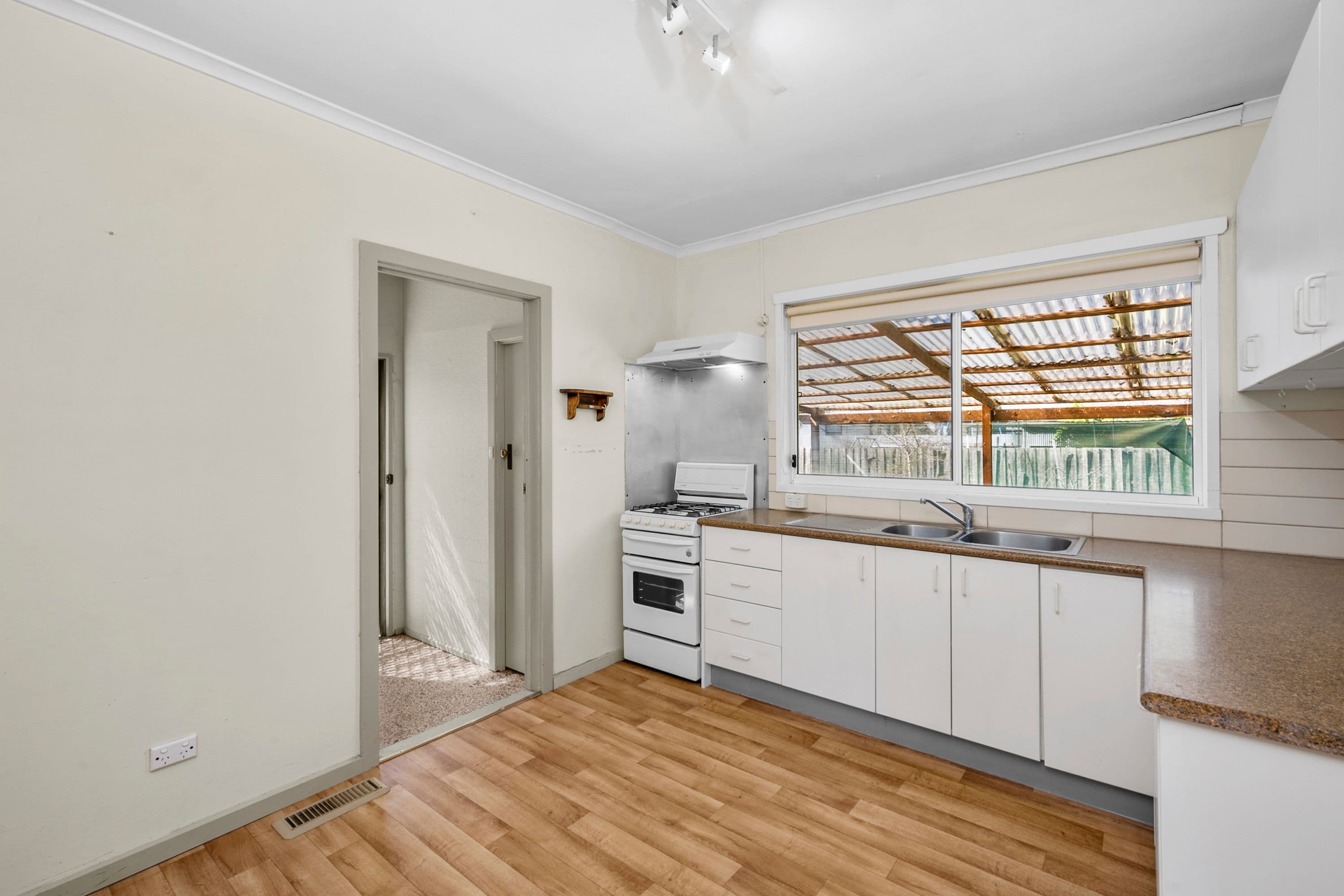 6 Montreal Avenue, Corio VIC 3214, Corio - Thumbnail 3