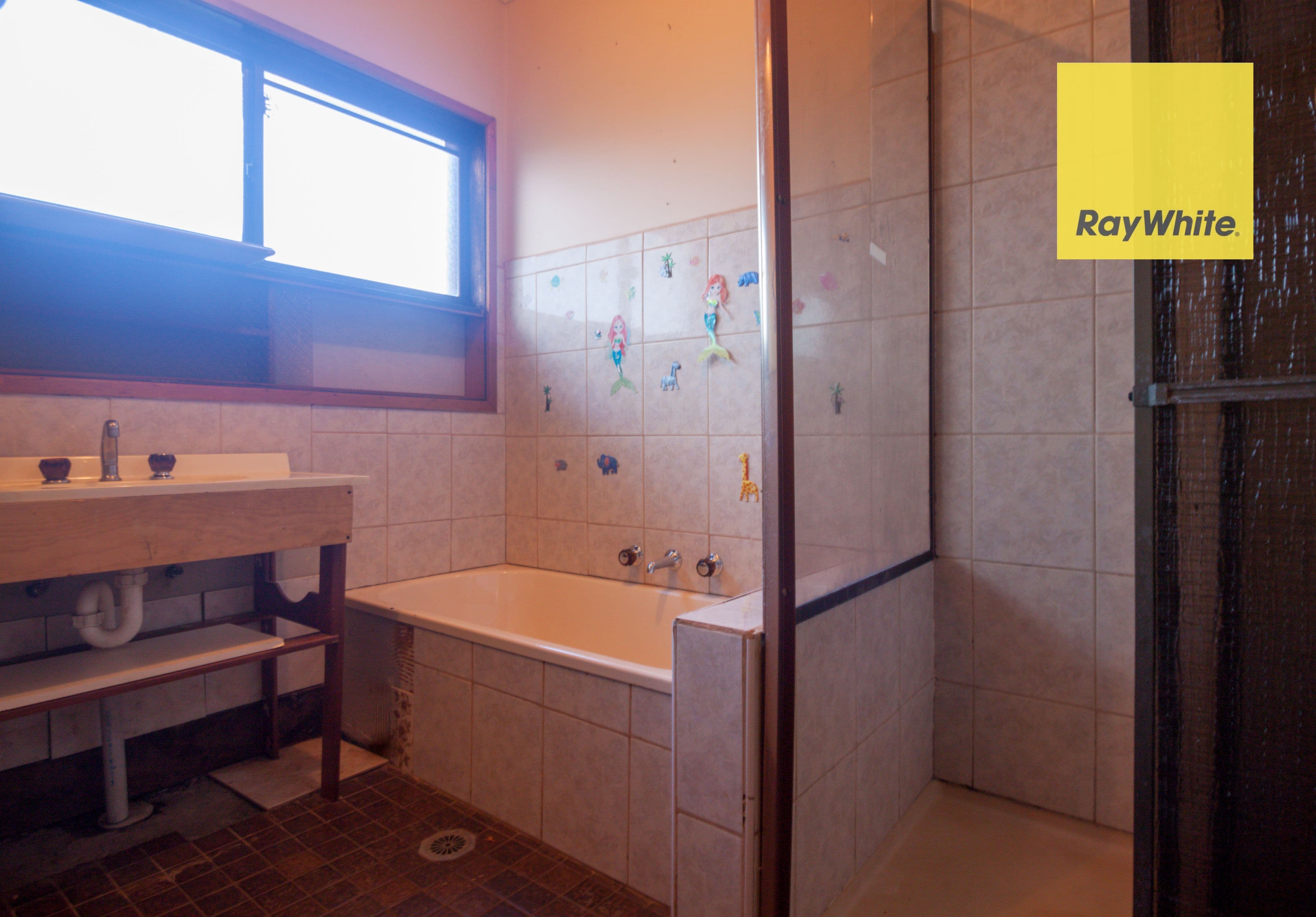 96 Hammer Street, Howlong - Thumbnail 8