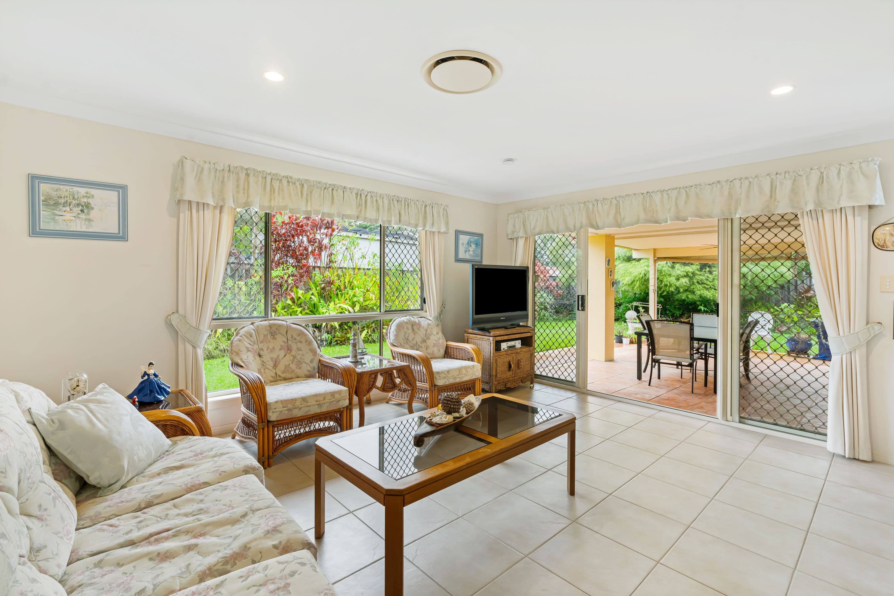 15 Lanai Drive, Burleigh Waters QLD 4220, Burleigh Waters - Thumbnail 2