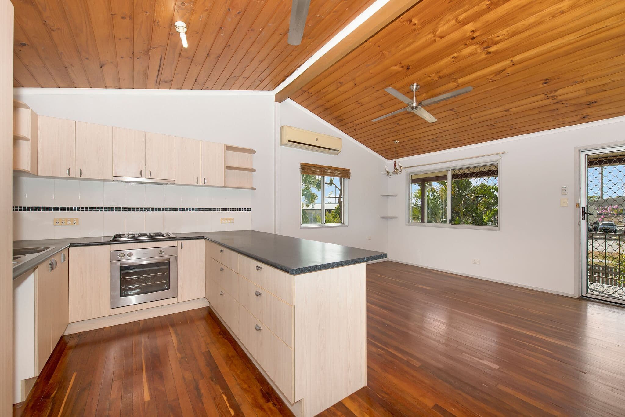 31 Palm Drive, Deeragun QLD 4818, Deeragun - Thumbnail 2