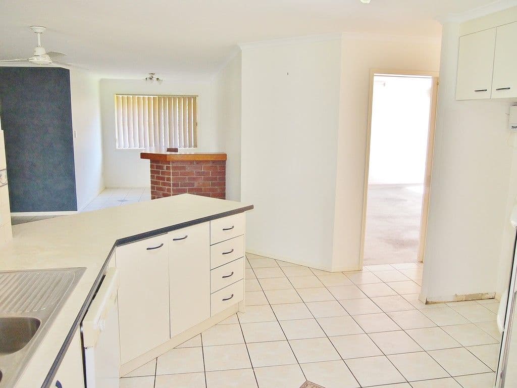 129 Colyton Street, Torquay QLD 4655, Torquay - Thumbnail 3