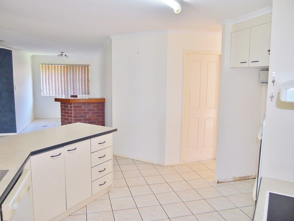 129 Colyton Street, Torquay QLD 4655, Torquay - Thumbnail 4