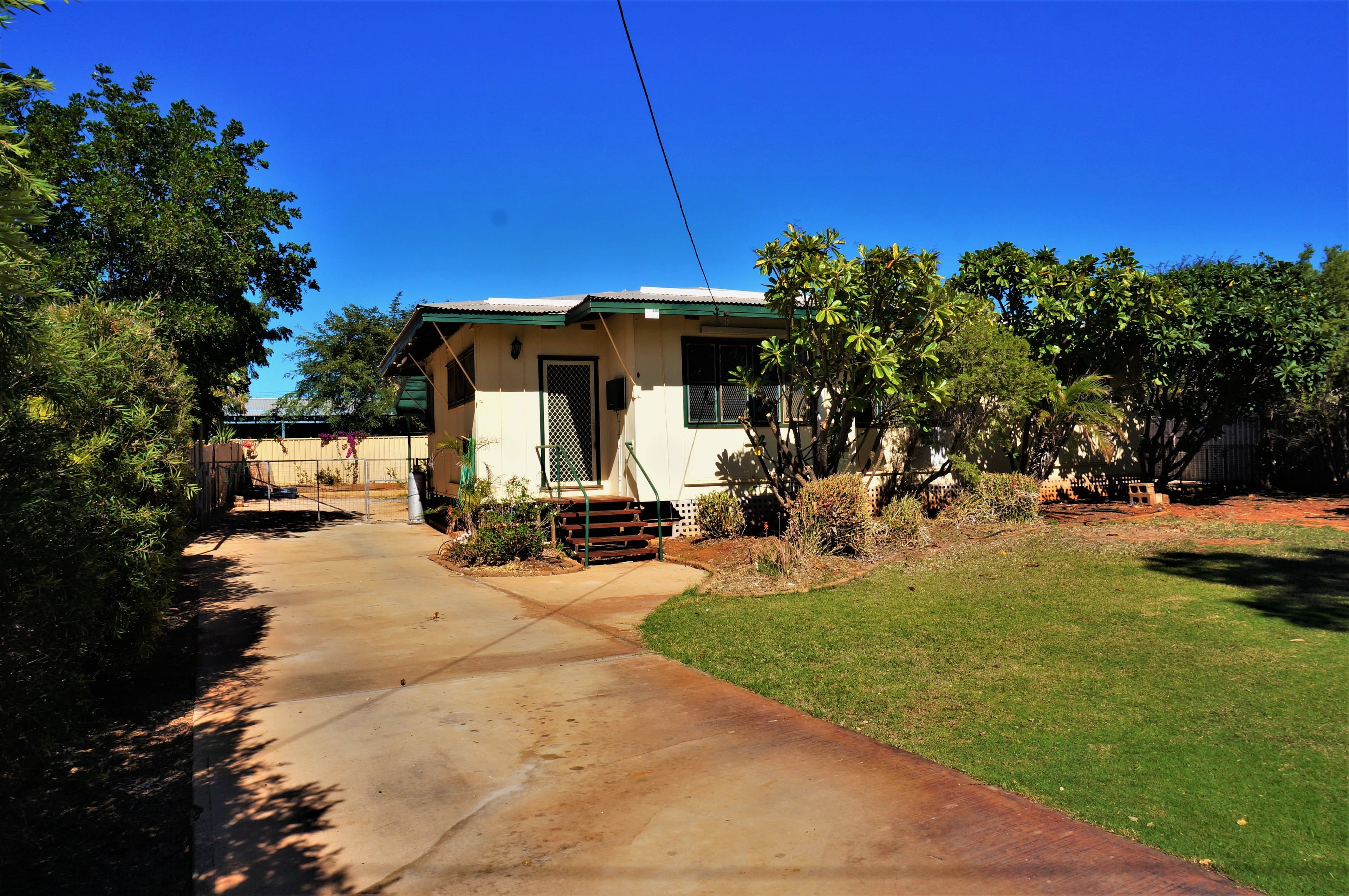 14 Farley Street, Exmouth WA 6707, Exmouth - Thumbnail 2