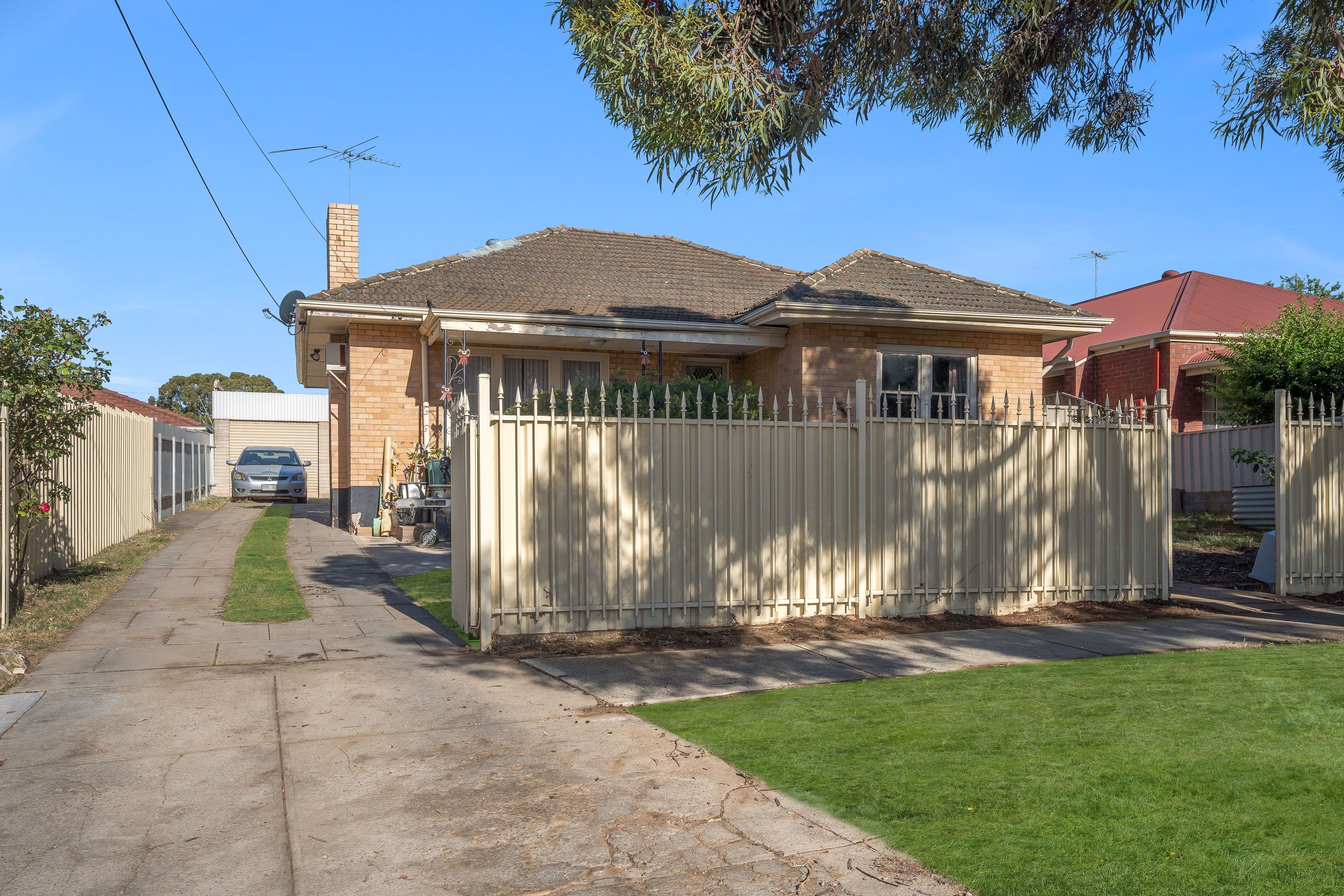 8 Montrose Avenue, Clearview SA 5085, Clearview - Image 1