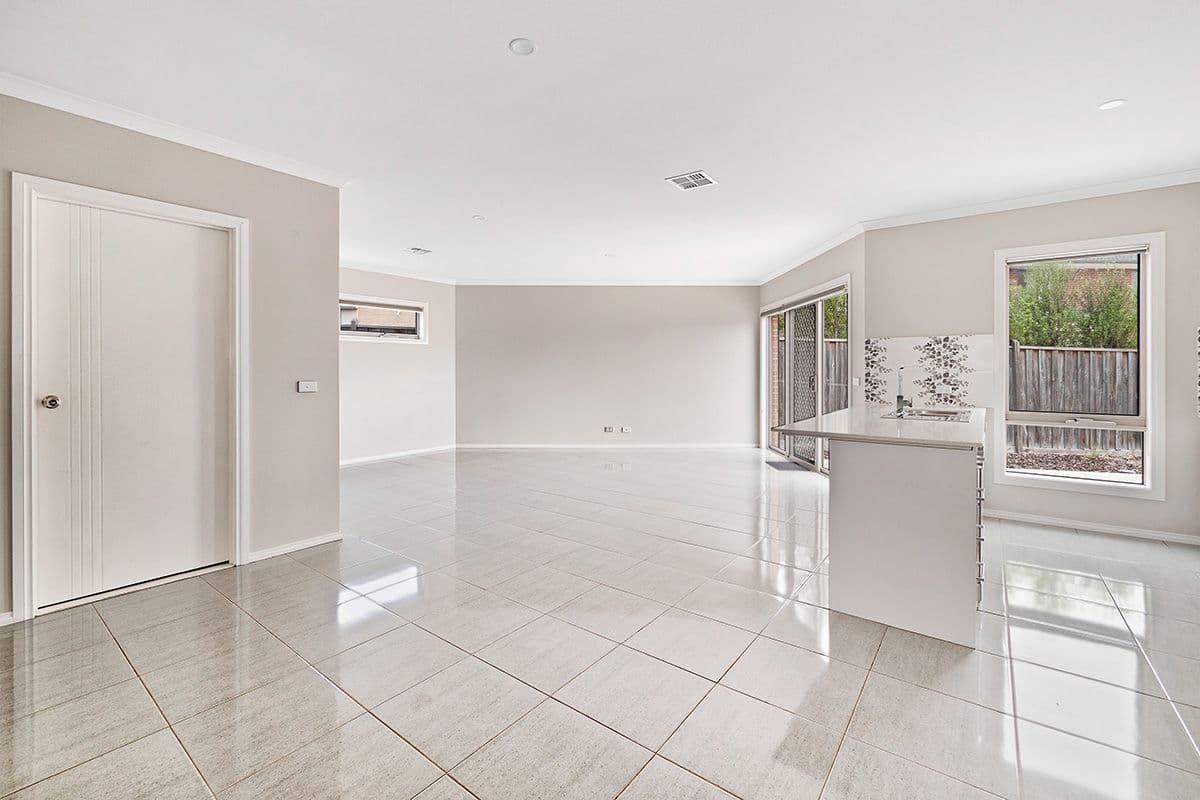 24 Braestar Street, Cranbourne VIC 3977, Cranbourne - Thumbnail 5