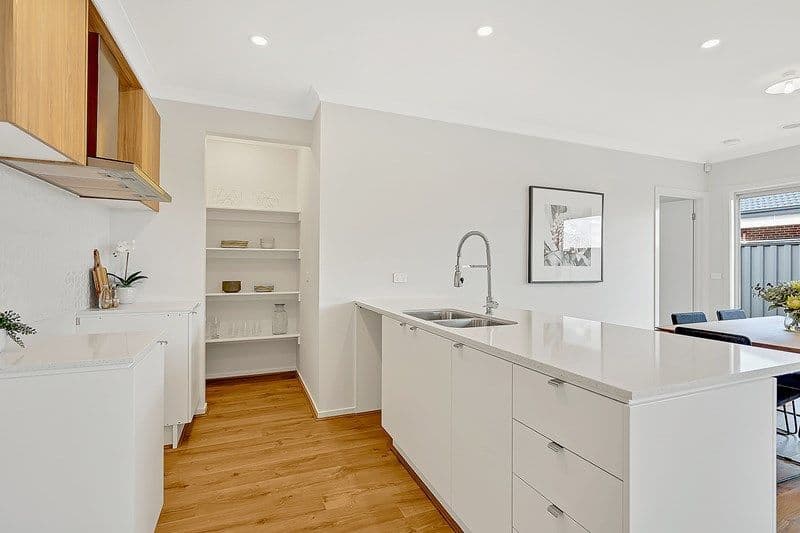10 Frangipani Way, Mickleham VIC 3064, Mickleham - Thumbnail 2