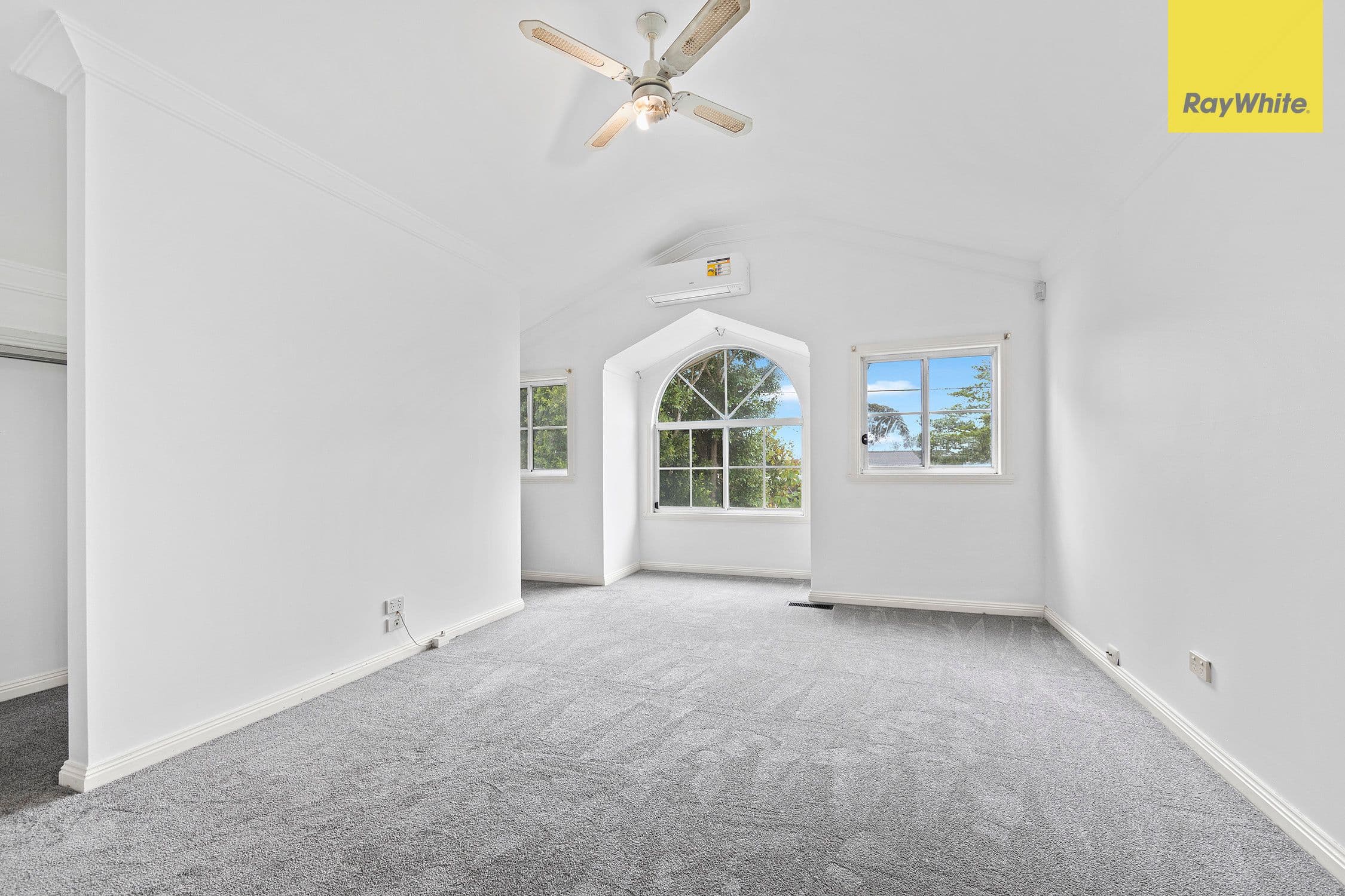 15 Stradbroke Drive, St Albans VIC 3021, St Albans - Thumbnail 7