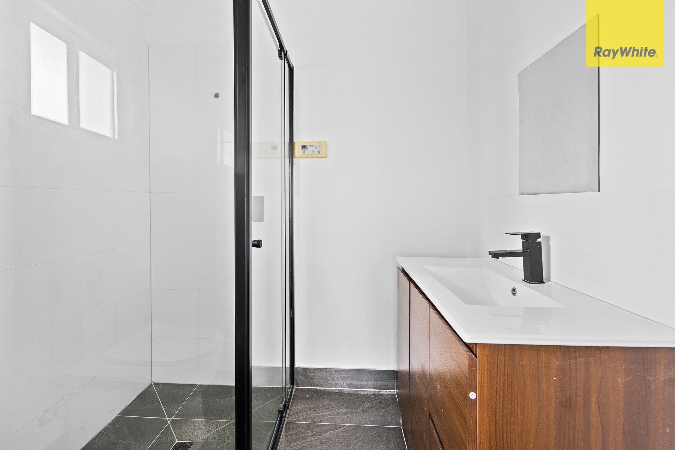 15 Stradbroke Drive, St Albans VIC 3021, St Albans - Thumbnail 8