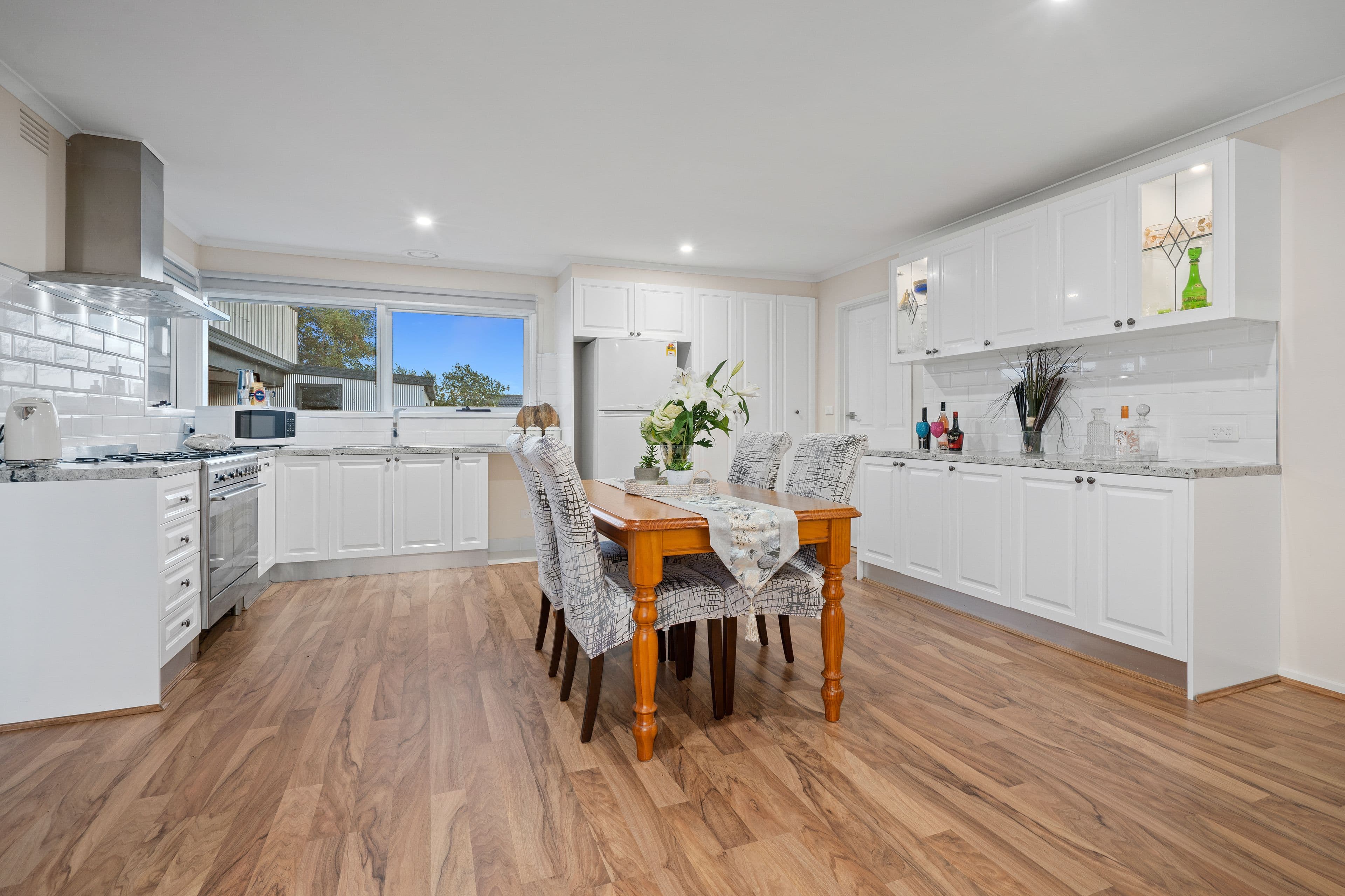 13 Cabernet Crescent, Bundoora VIC 3083, Bundoora - Thumbnail 2
