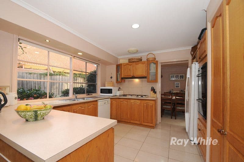 38 Jessica Close, WANTIRNA SOUTH VIC 3152, Wantirna South - Thumbnail 4