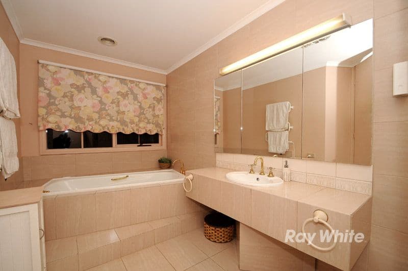 38 Jessica Close, WANTIRNA SOUTH VIC 3152, Wantirna South - Thumbnail 8