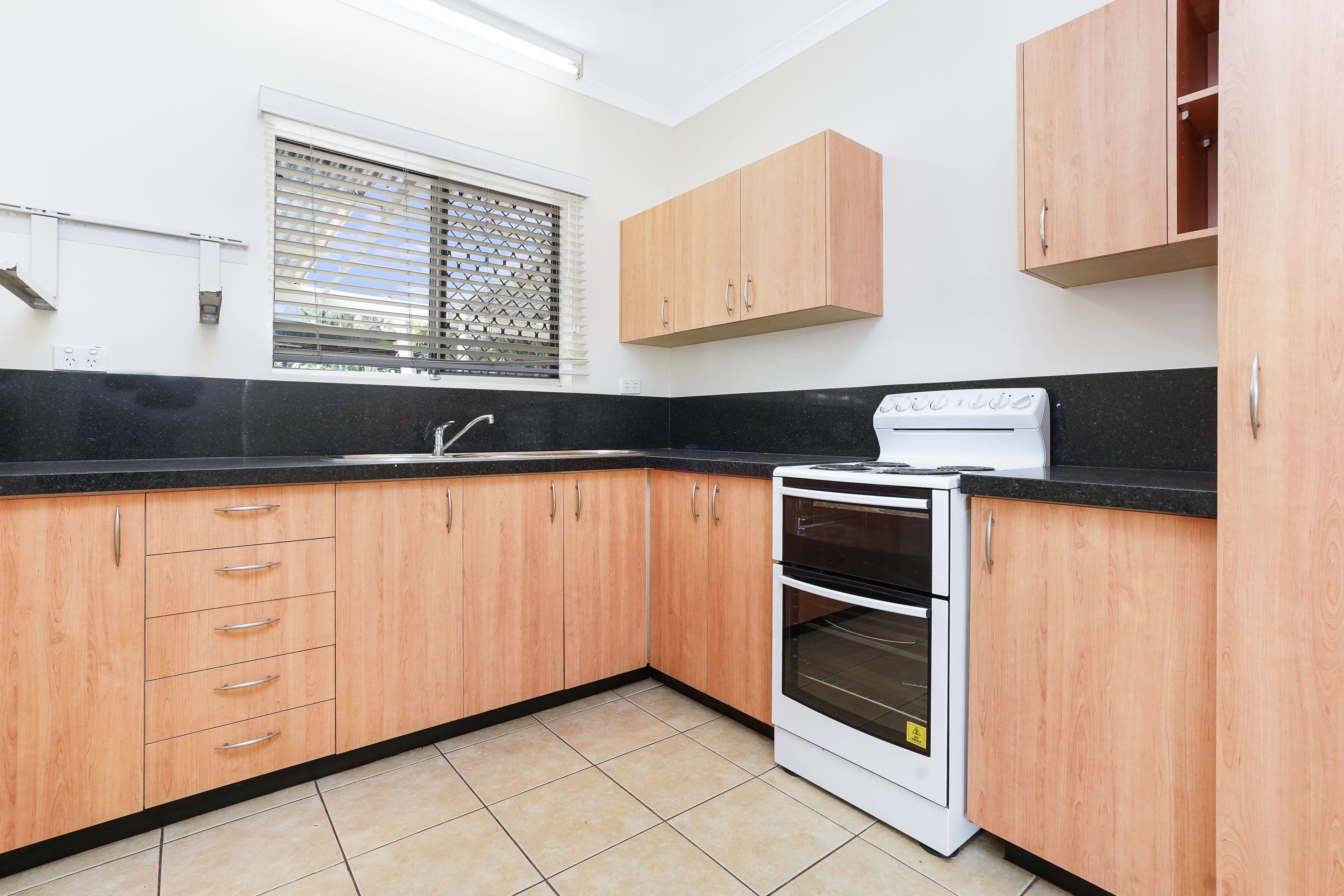 16 Koolinda Crescent, Karama NT 0812, Karama - Thumbnail 2