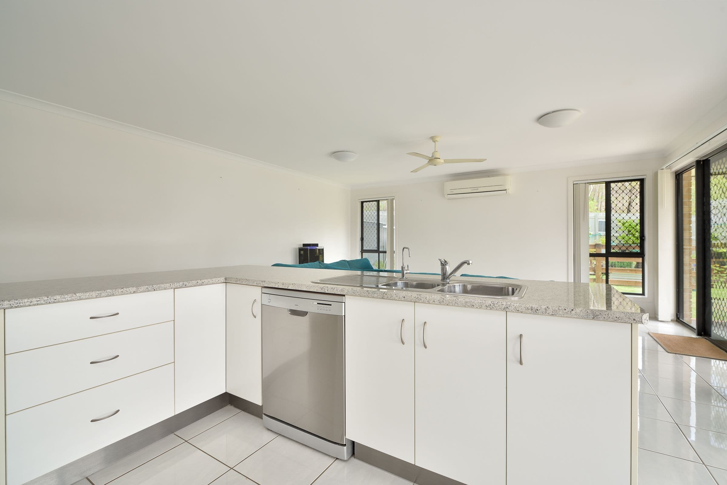 34 Iris Road, Kirkwood QLD 4680, Kirkwood - Thumbnail 6