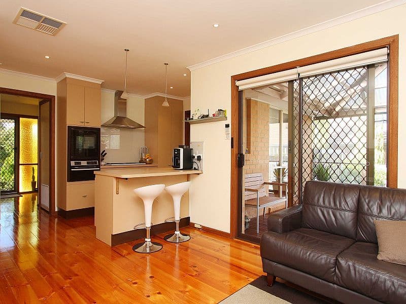21 Higgs Avenue, MILL PARK VIC 3082, Mill Park - Thumbnail 5