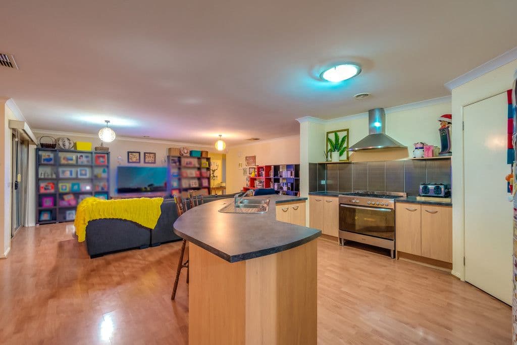 7 Abbington Drive, Truganina VIC 3029, Truganina - Thumbnail 7