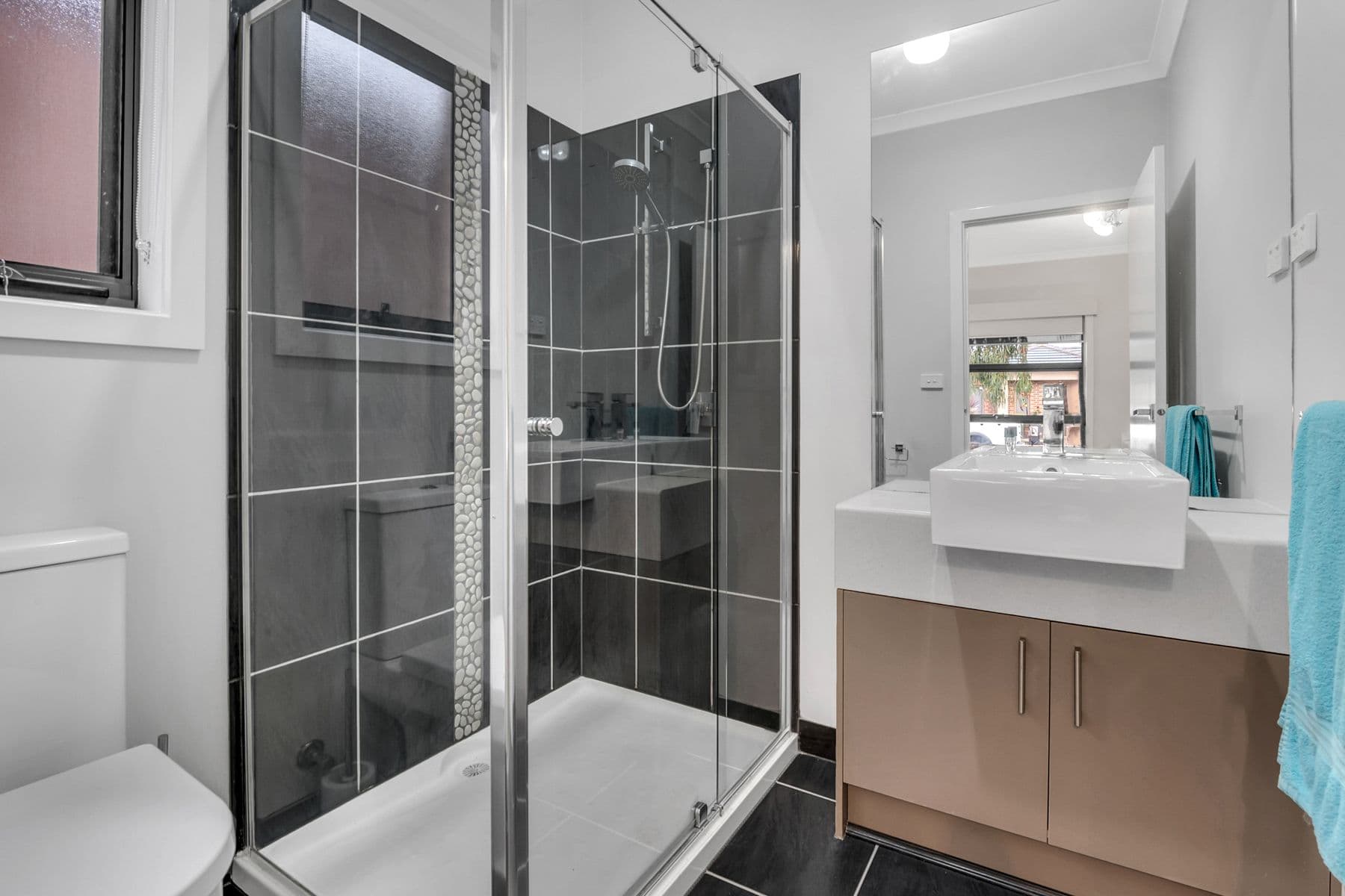 19 Woodgrove Street, Craigieburn VIC 3064, Craigieburn - Thumbnail 7