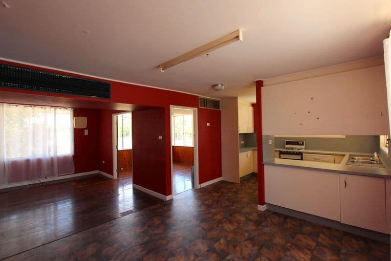 202 Parry Street, Charleville QLD 4470, Charleville - Thumbnail 5