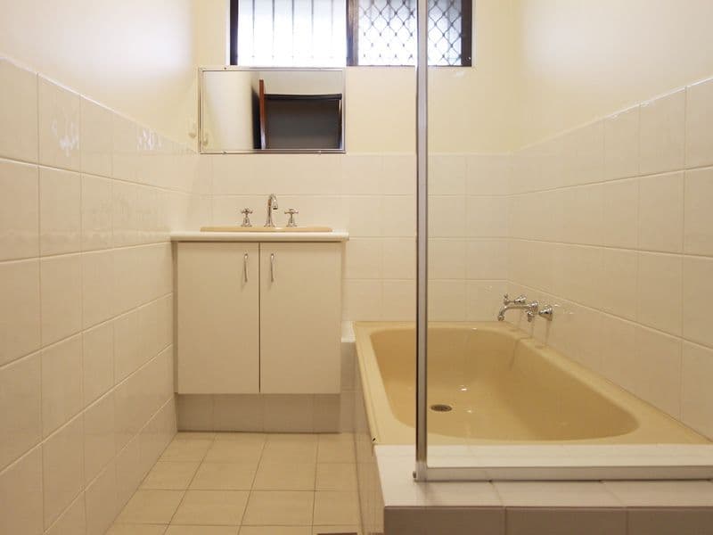 17 Maguire Avenue, BEECHBORO WA 6063, Beechboro - Thumbnail 4