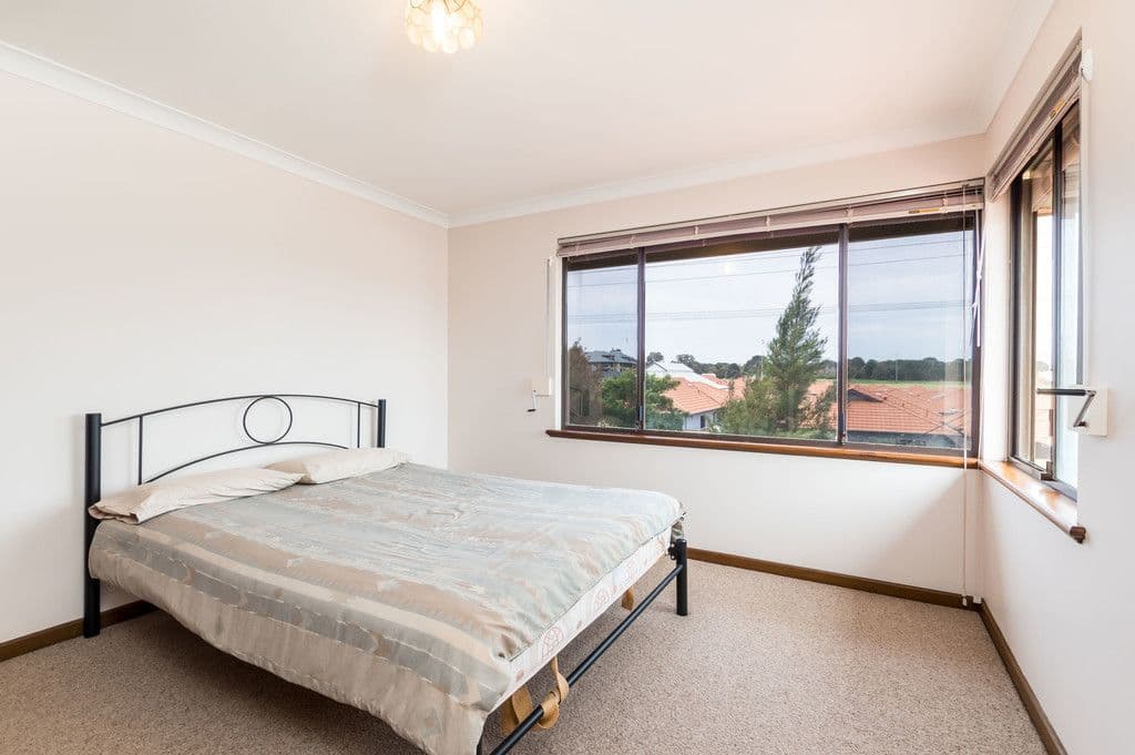 33 Windelya Road, Kardinya WA 6163, Kardinya - Thumbnail 3
