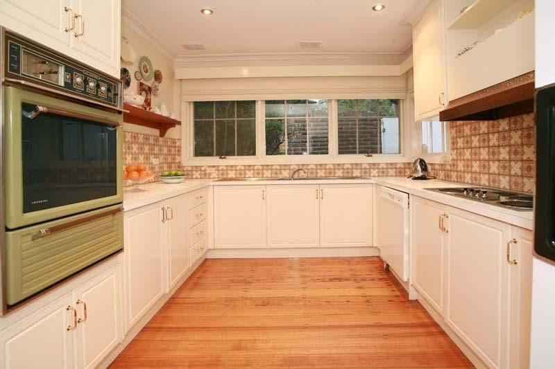 22 Heatherlea Drive, WHEELERS HILL VIC 3150, Wheelers Hill - Thumbnail 2