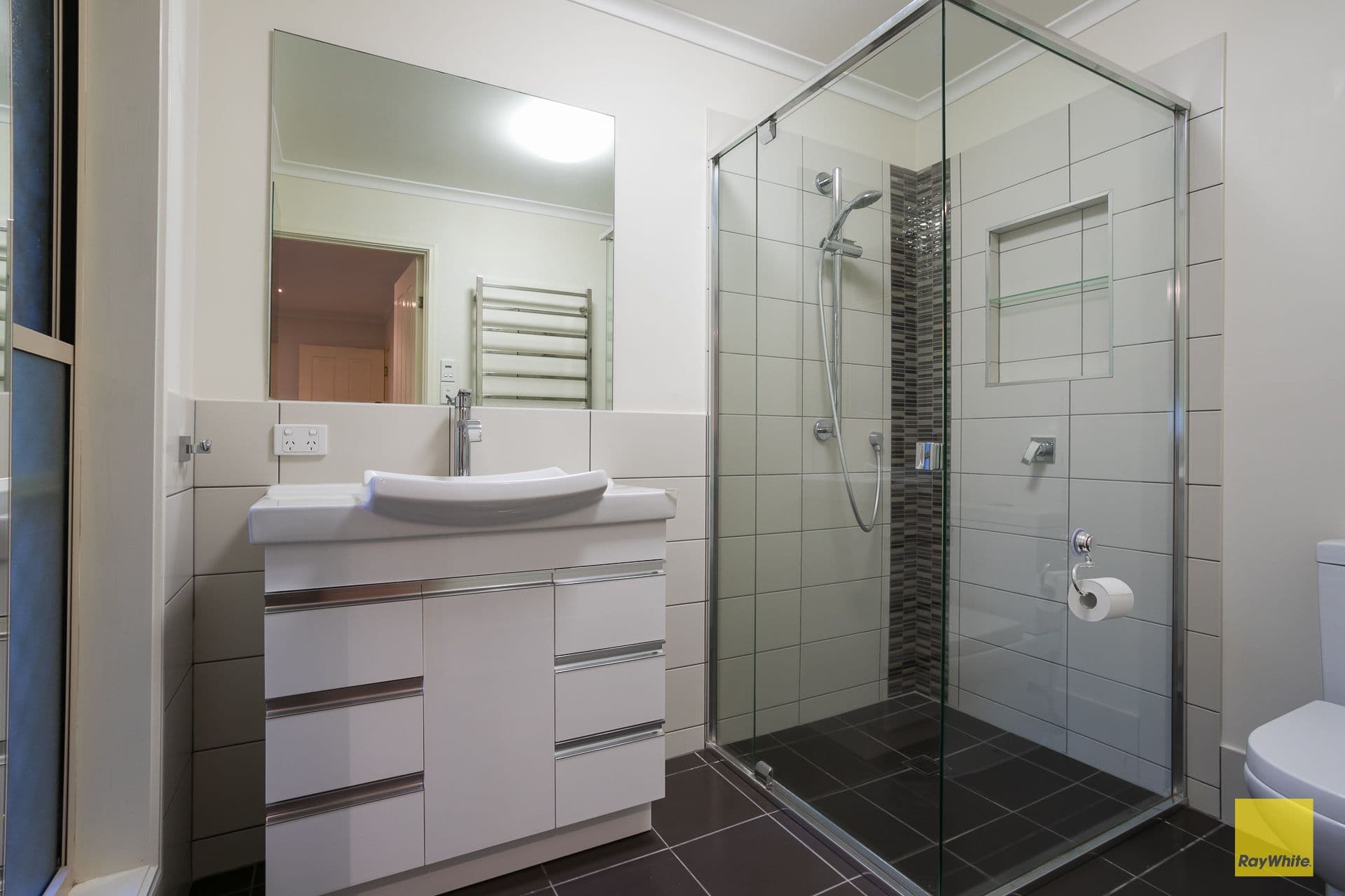 24 Cliftonville Place, Redland Bay QLD 4165, Redland Bay - Thumbnail 6