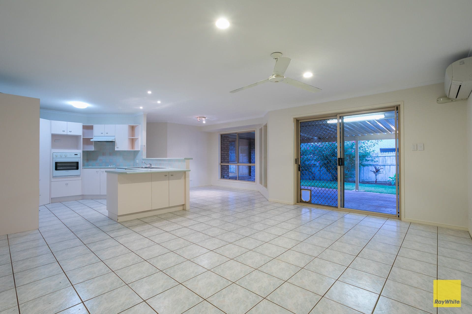 24 Cliftonville Place, Redland Bay QLD 4165, Redland Bay - Thumbnail 7