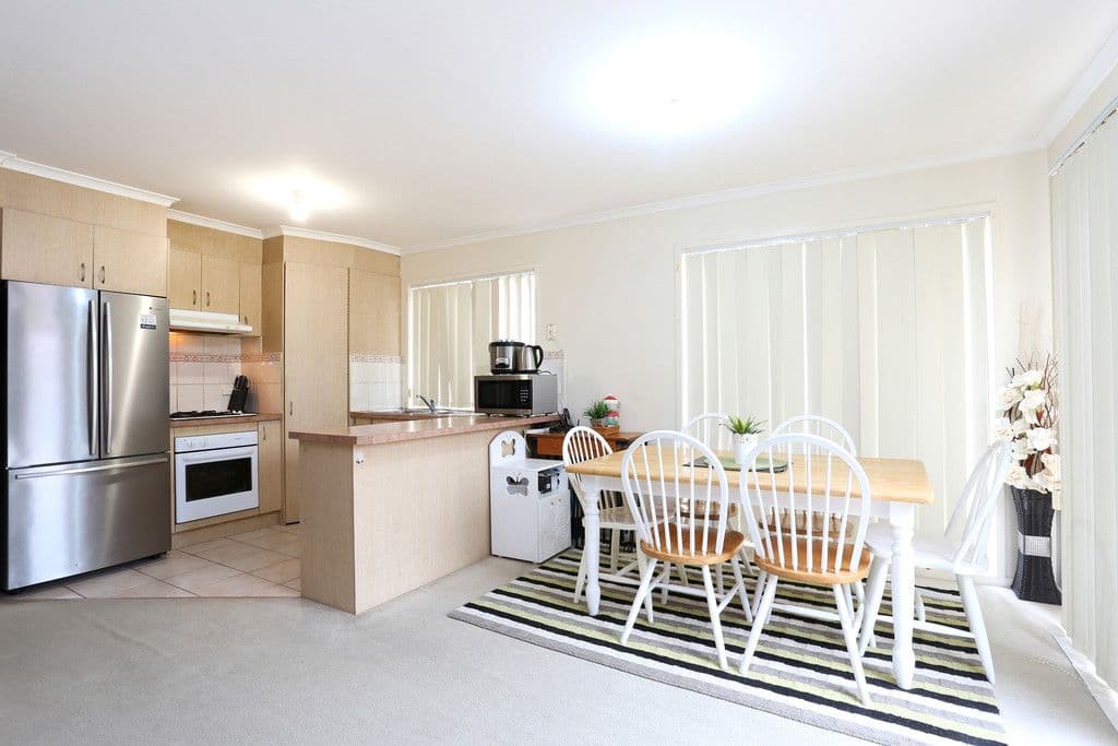 12 O'Donnell Drive, Caroline Springs VIC 3023, Caroline Springs - Thumbnail 2