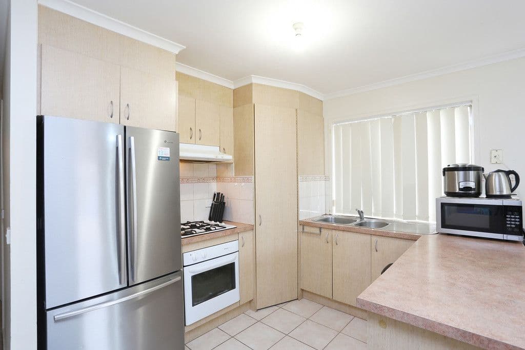 12 O'Donnell Drive, Caroline Springs VIC 3023, Caroline Springs - Thumbnail 6