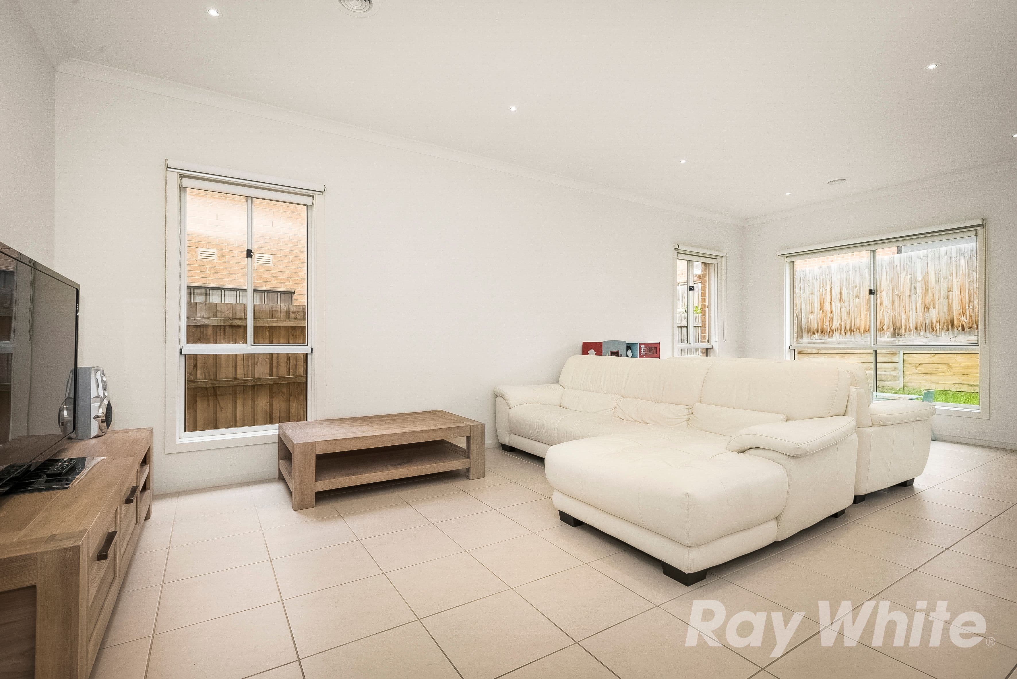 27 Barrier Reef Circuit, Endeavour Hills VIC 3802, Endeavour Hills - Thumbnail 3