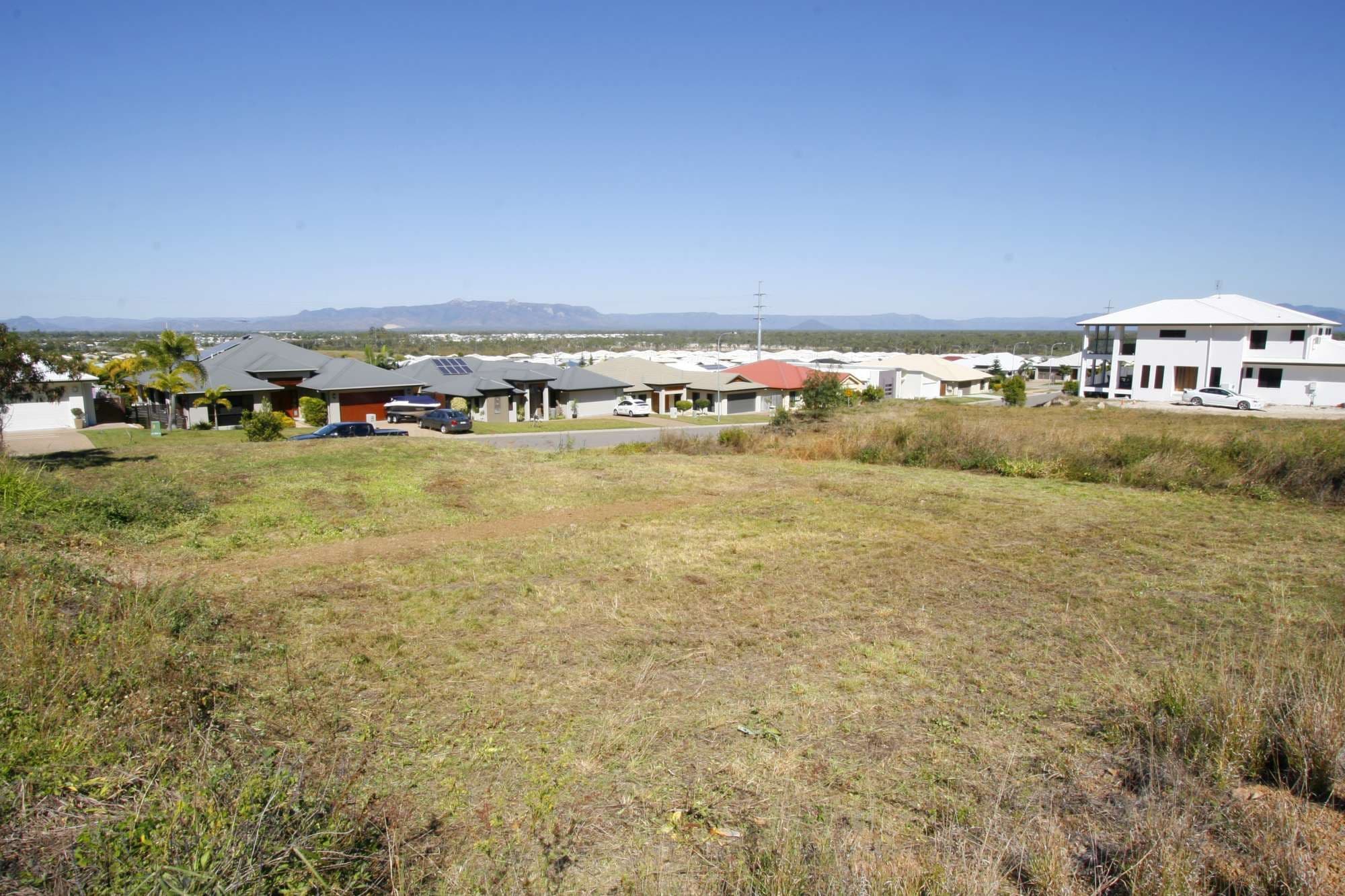 5 Knox Court, MOUNT LOUISA QLD 4814, Mount Louisa - Thumbnail 2