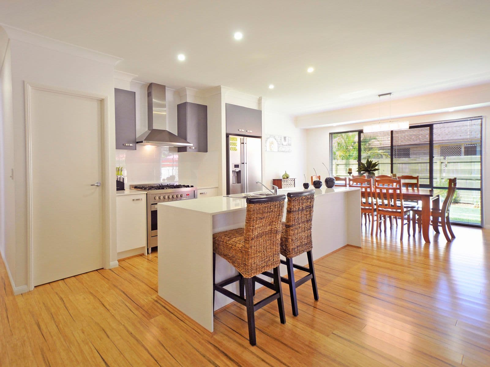 54 Saffron Street, ELANORA QLD 4221, Elanora - Thumbnail 6