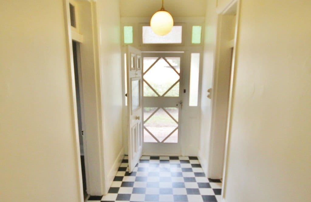 2 Lovell Street, YOUNG NSW 2594, Young - Thumbnail 2