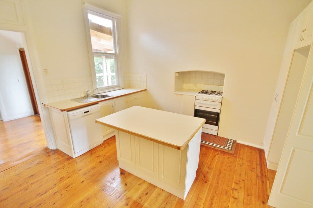 2 Lovell Street, YOUNG NSW 2594, Young - Thumbnail 8