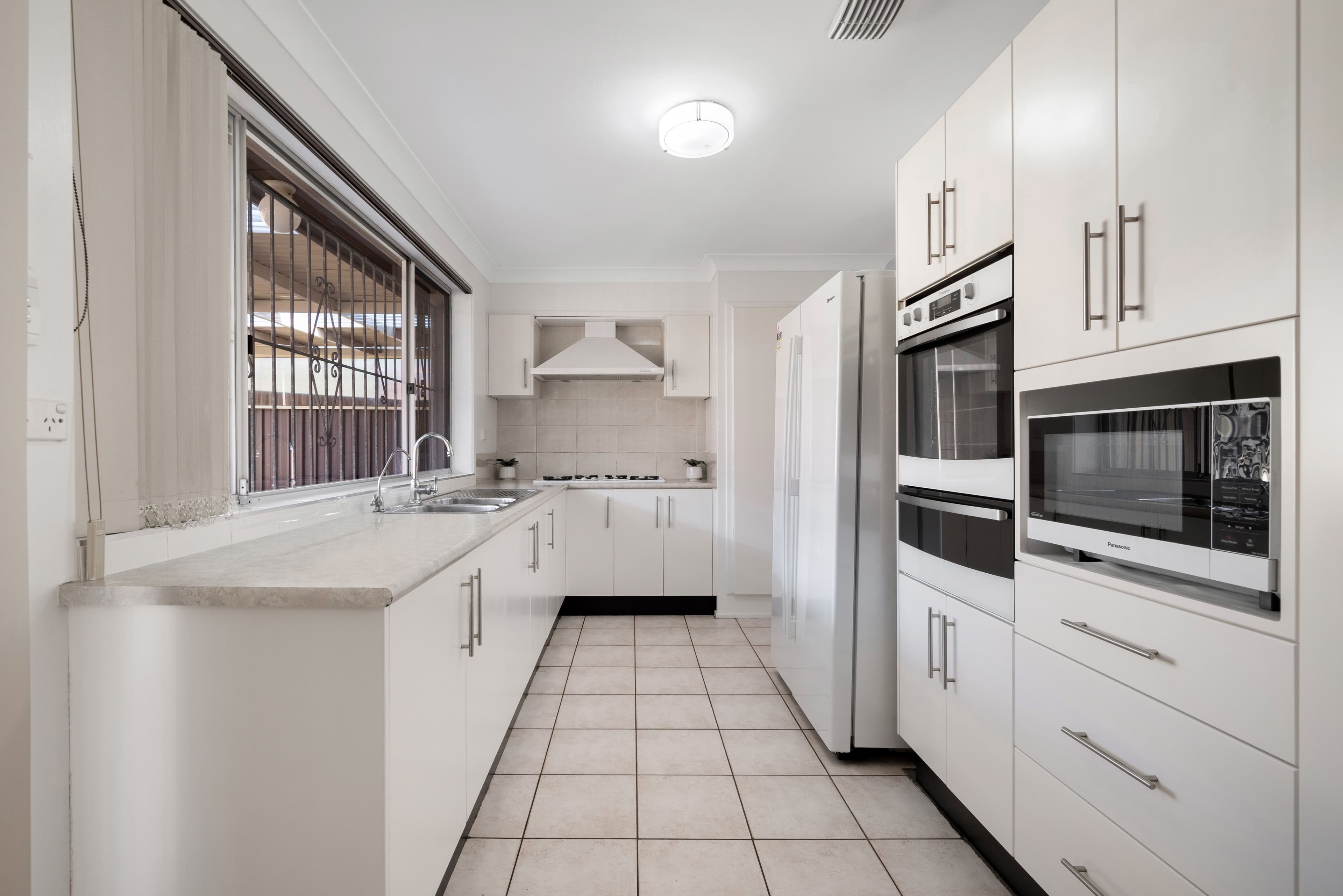 1 Nigel Place, Macquarie Fields NSW 2564, Macquarie Fields - Thumbnail 3
