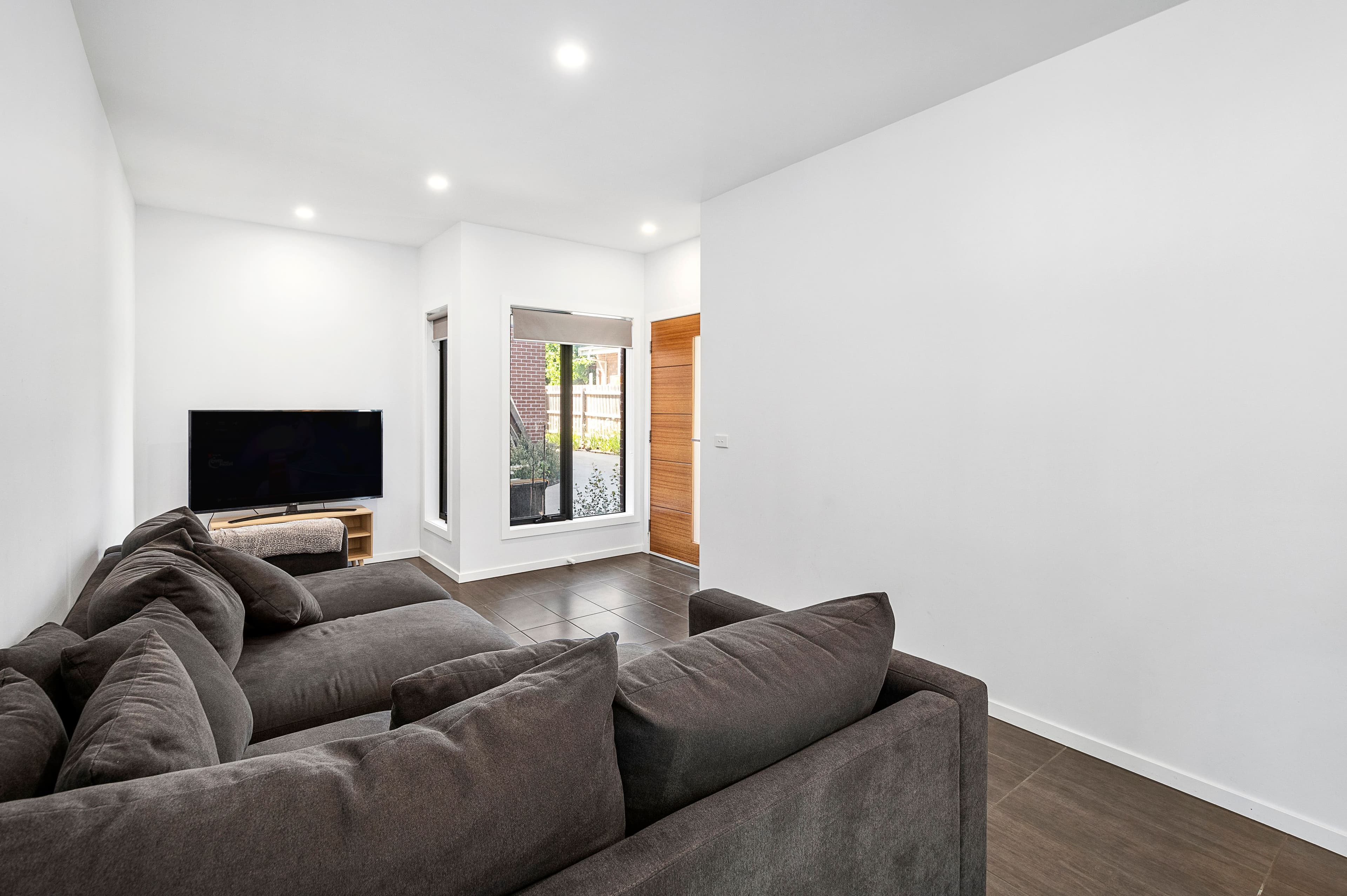 18 Gardiner Avenue, Dandenong North VIC 3175, Dandenong North - Thumbnail 2