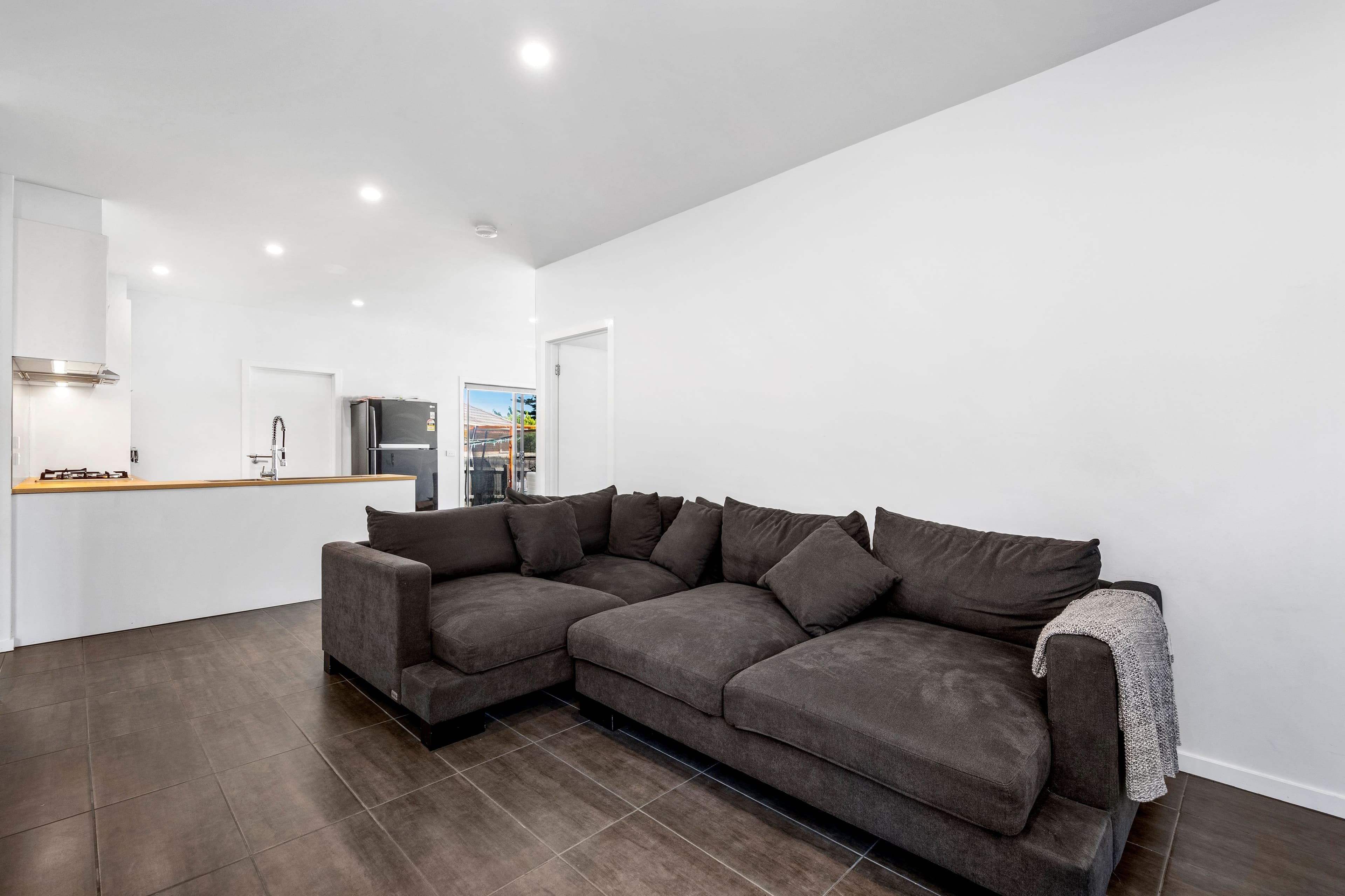18 Gardiner Avenue, Dandenong North VIC 3175, Dandenong North - Thumbnail 4