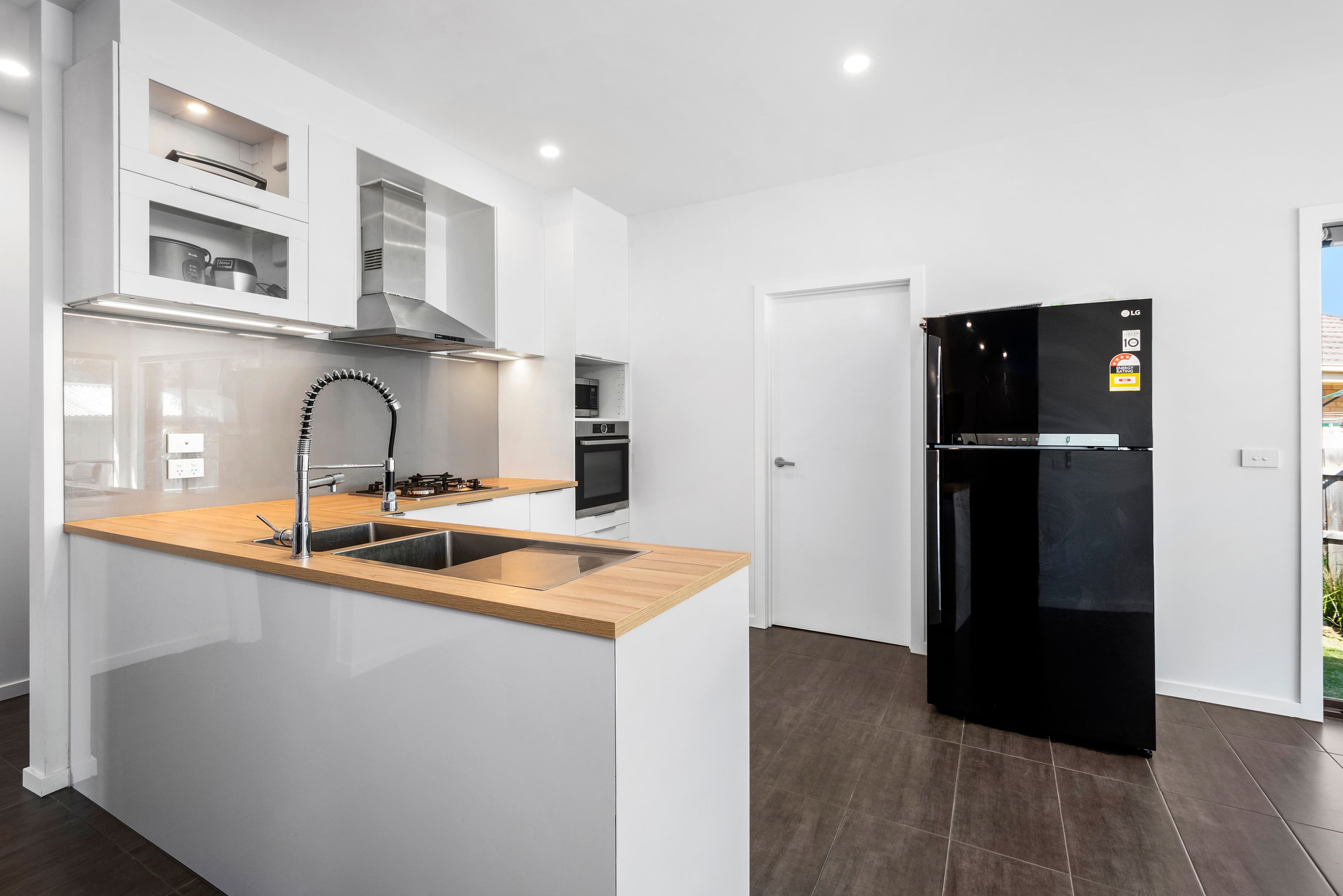 18 Gardiner Avenue, Dandenong North VIC 3175, Dandenong North - Thumbnail 5