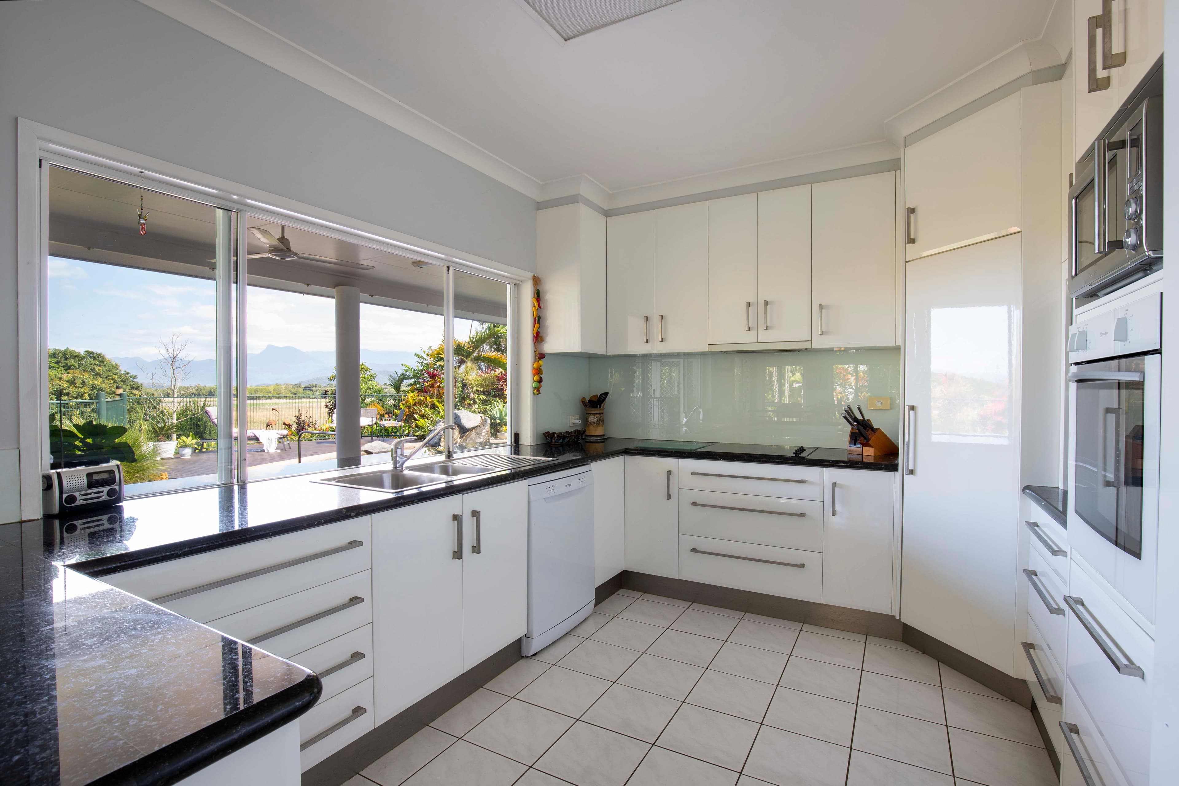 11 Orchid Avenue, Rocky Point QLD 4873, Rocky Point - Thumbnail 3