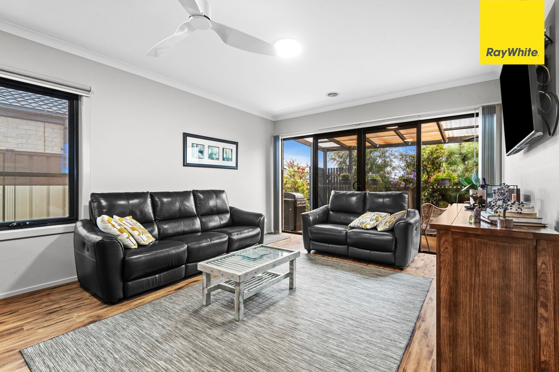 39 Coltan Avenue, COBBLEBANK VIC 3338, Cobblebank - Thumbnail 3