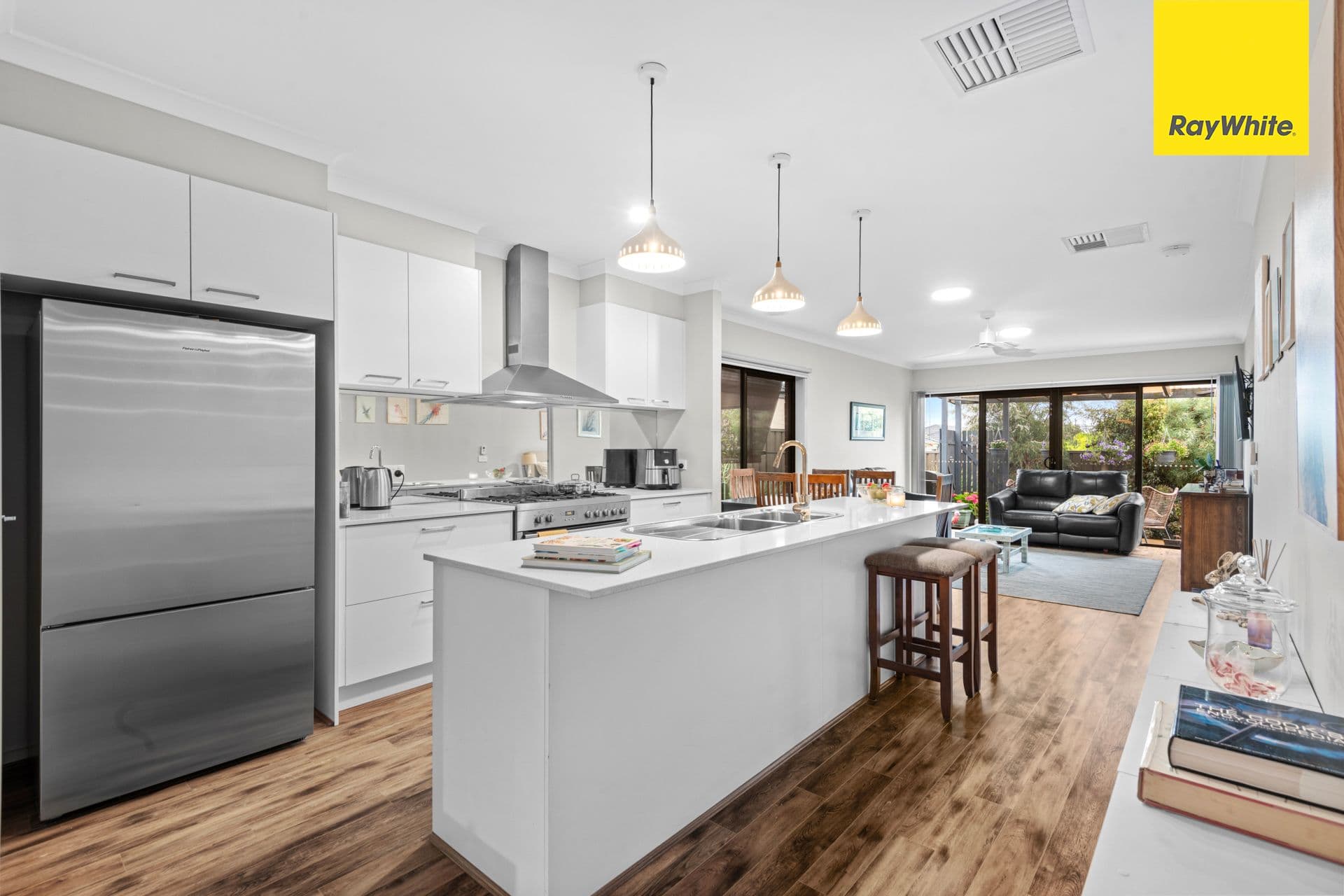 39 Coltan Avenue, COBBLEBANK VIC 3338, Cobblebank - Thumbnail 5