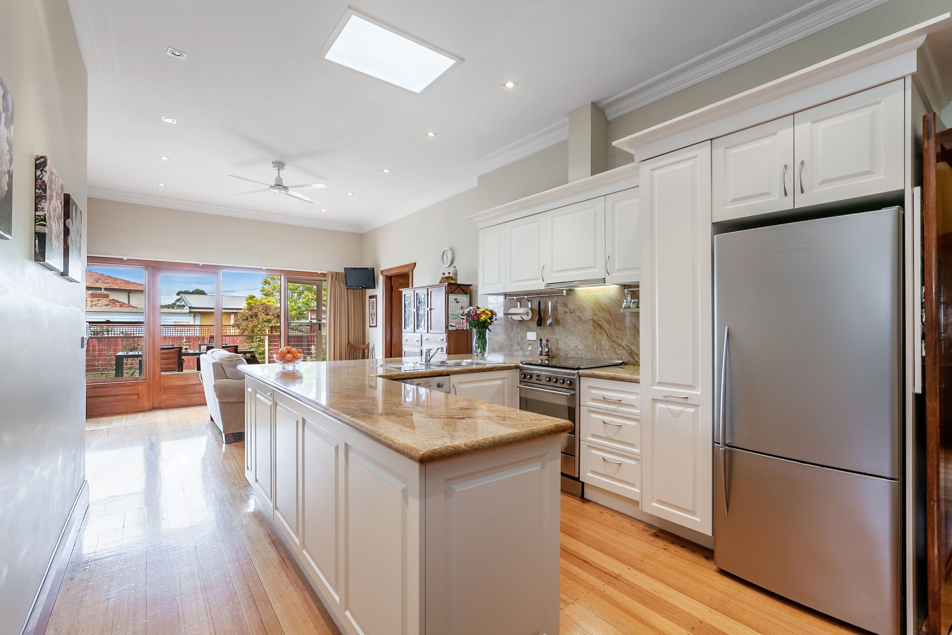 8 Marchant Avenue, Reservoir VIC 3073, Reservoir - Thumbnail 6