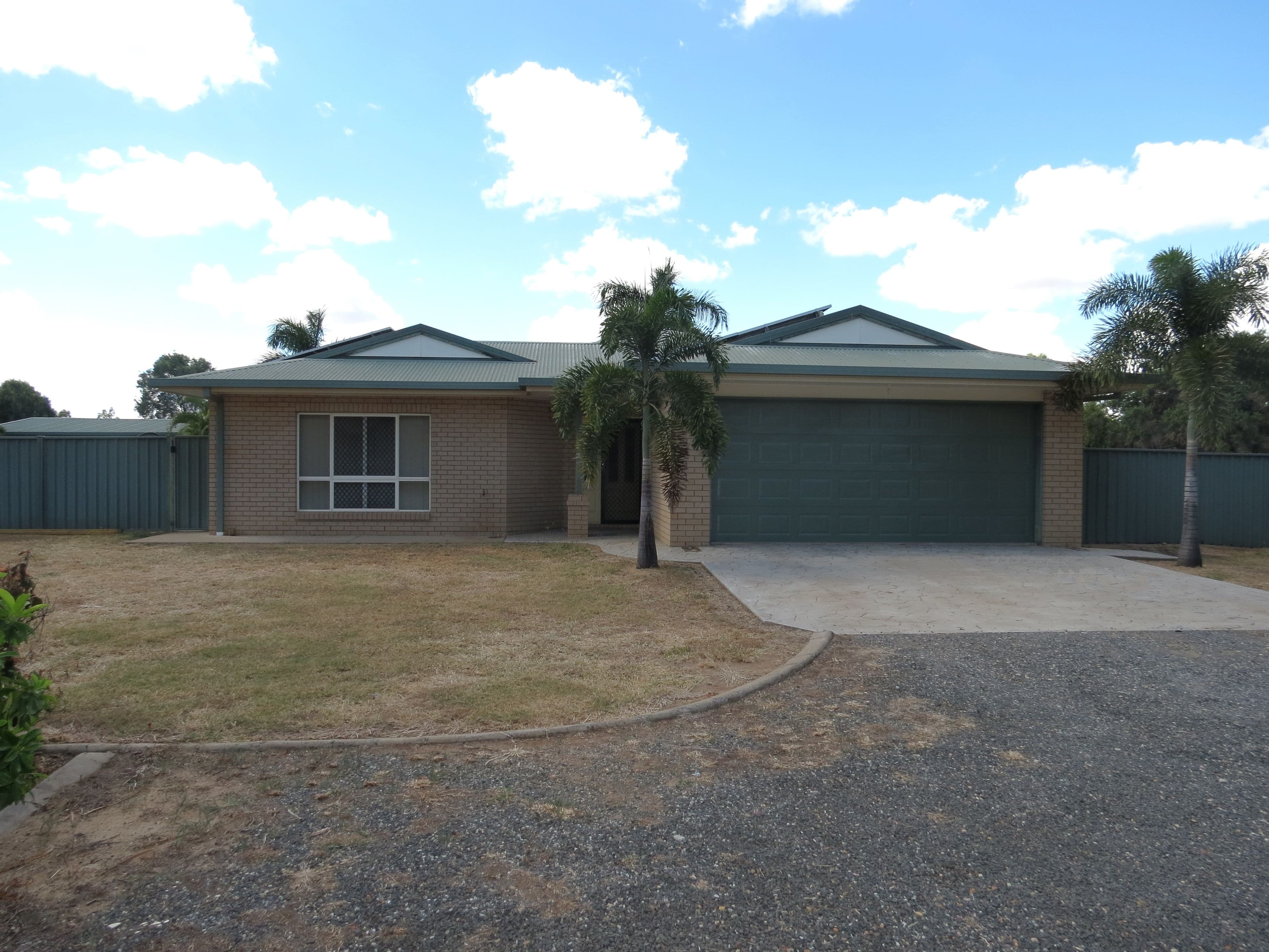 1 Coaker Drive, Emerald QLD 4720, Emerald - Thumbnail 2