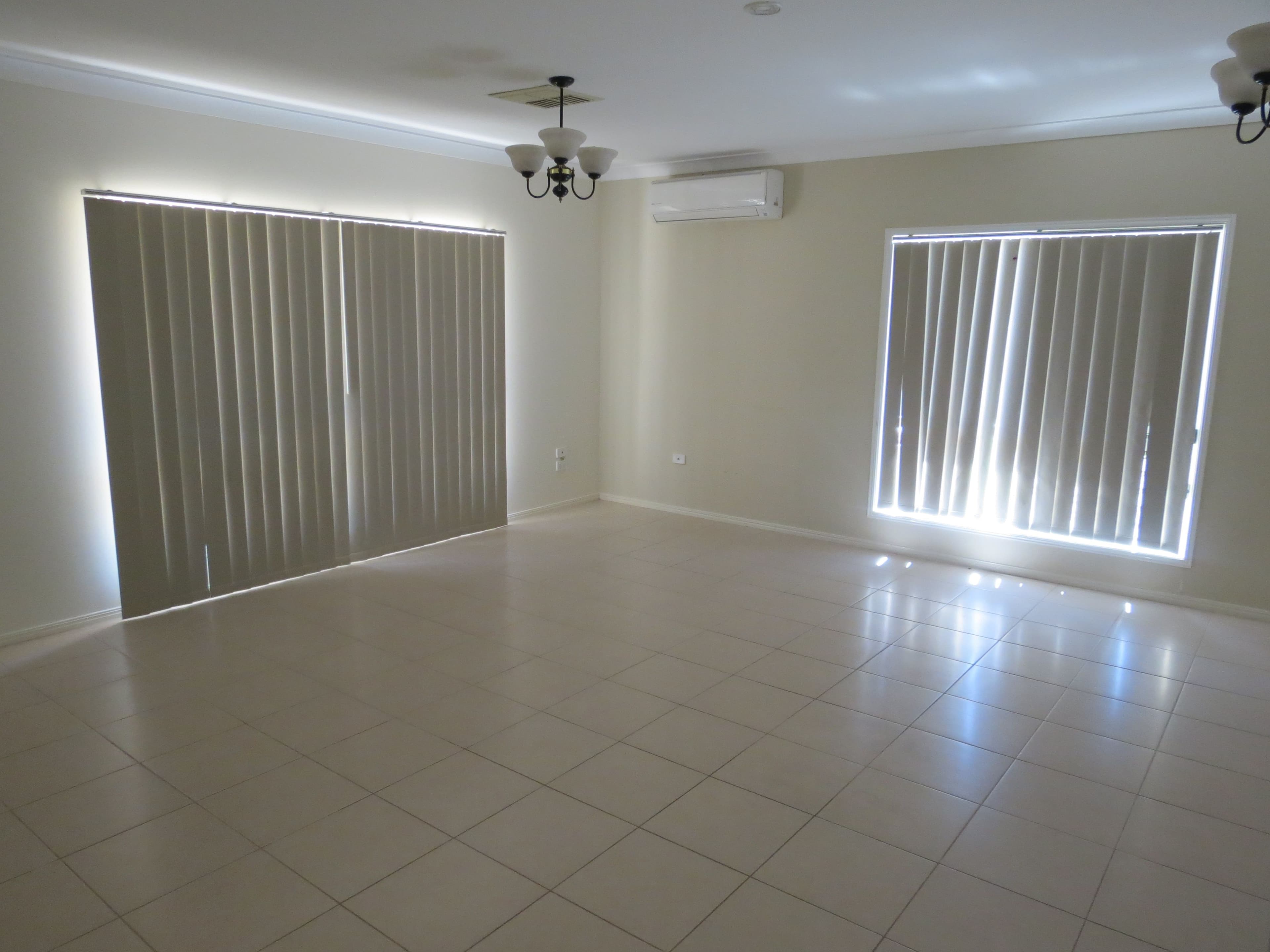 1 Coaker Drive, Emerald QLD 4720, Emerald - Thumbnail 4