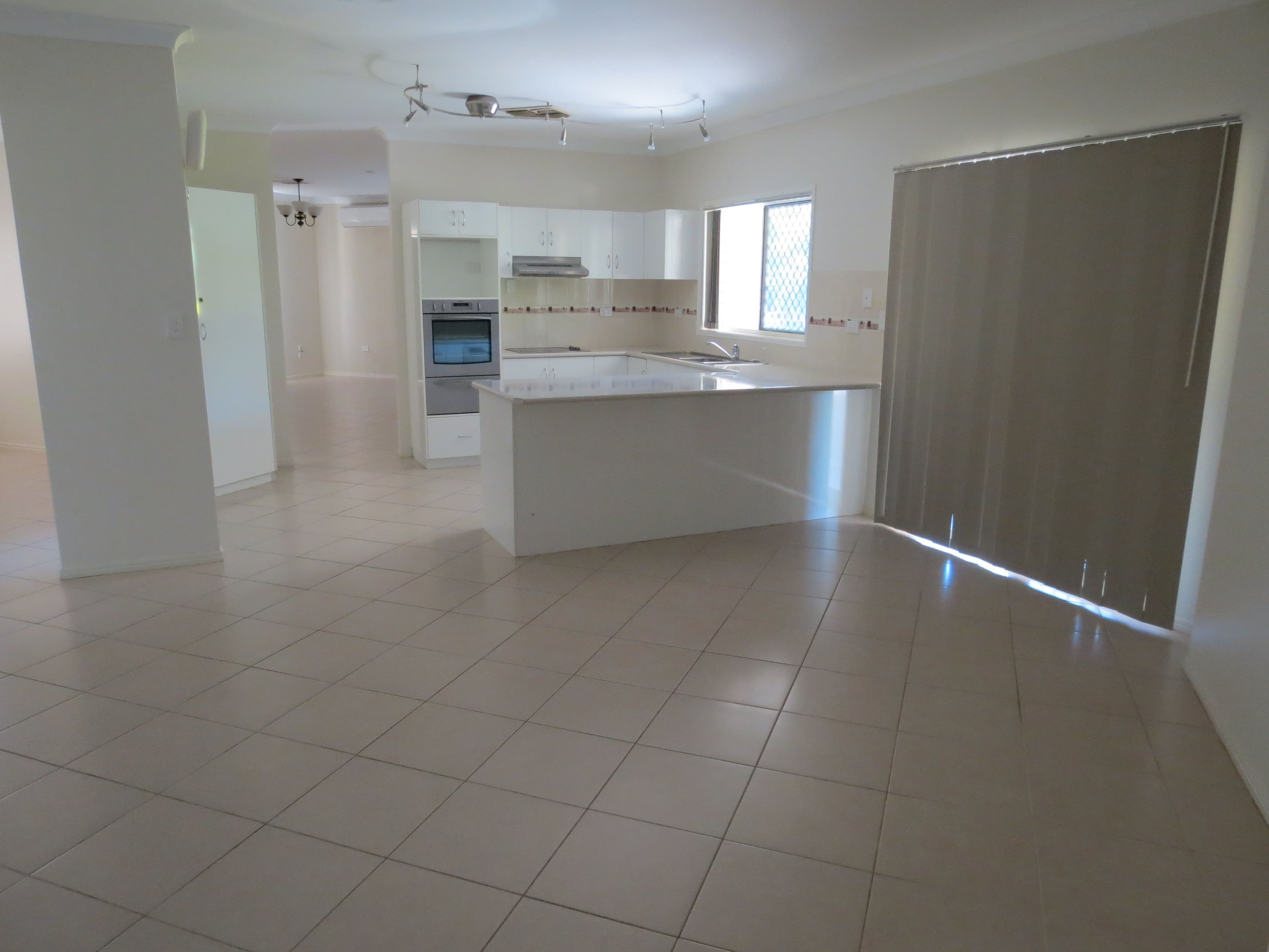 1 Coaker Drive, Emerald QLD 4720, Emerald - Thumbnail 5