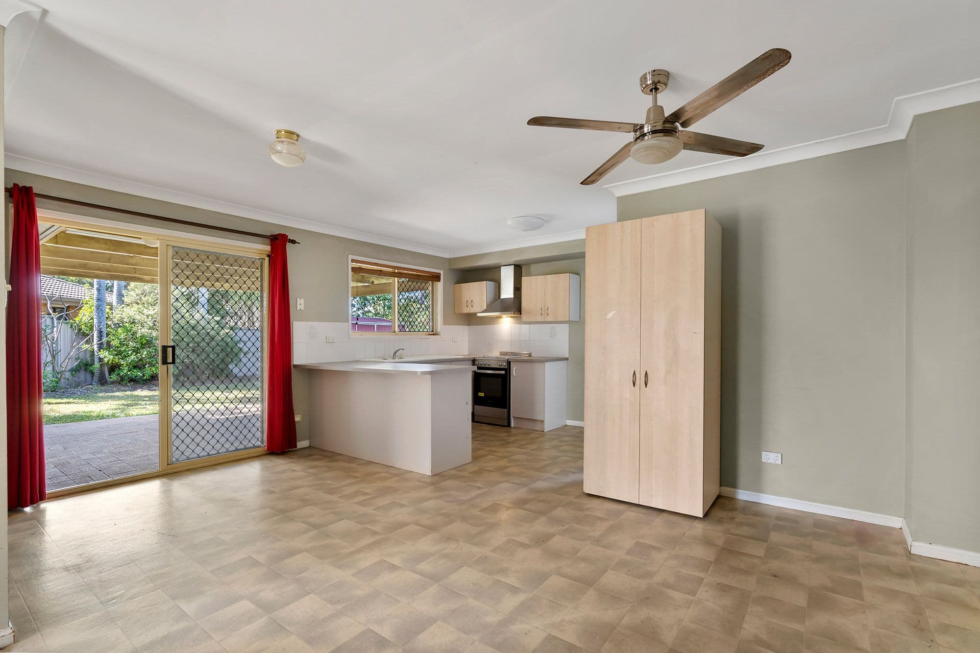 15 Barcrest Court, Crestmead QLD 4132, Crestmead - Thumbnail 5