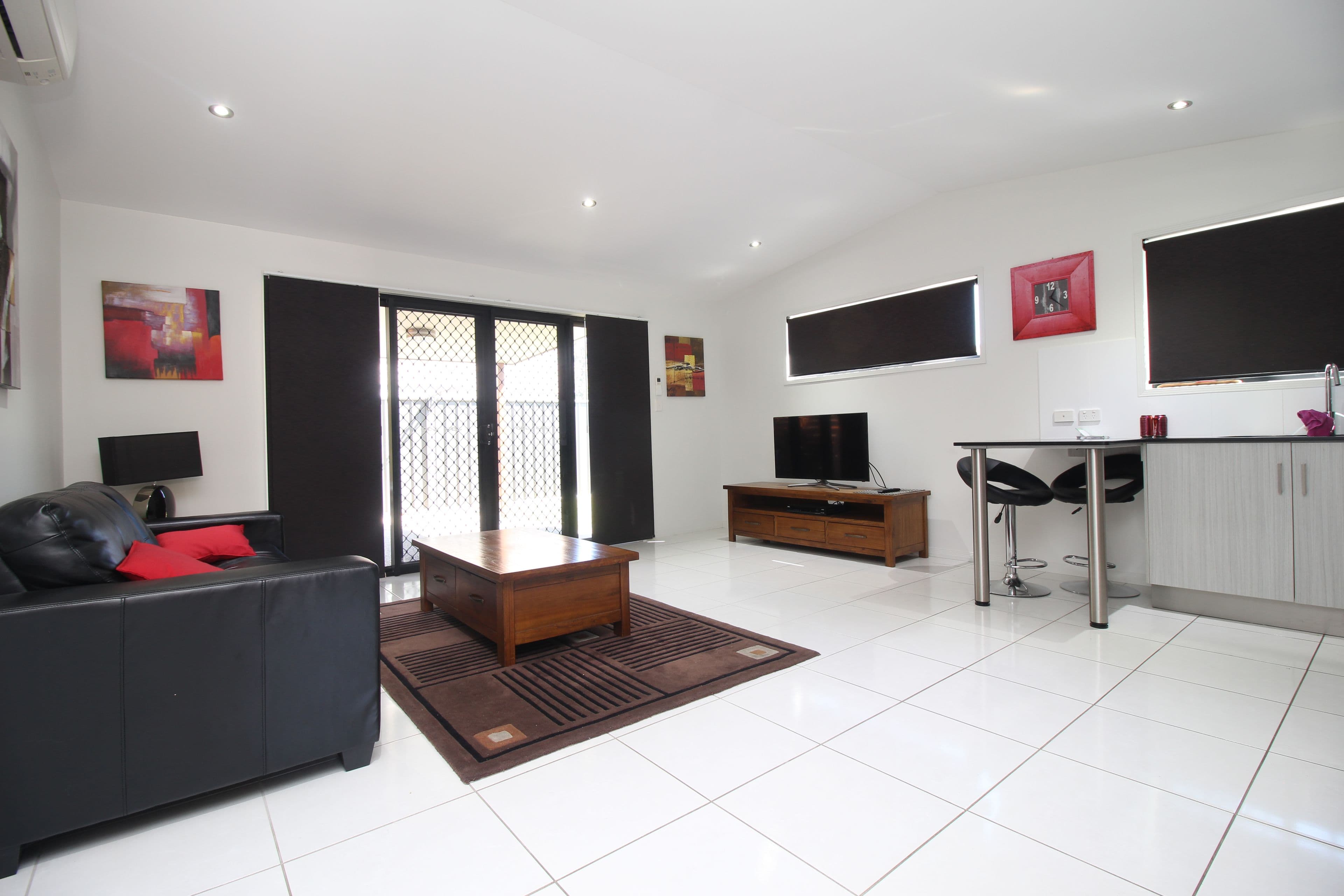 43 Anakie Street, Emerald QLD 4720, Emerald - Thumbnail 2
